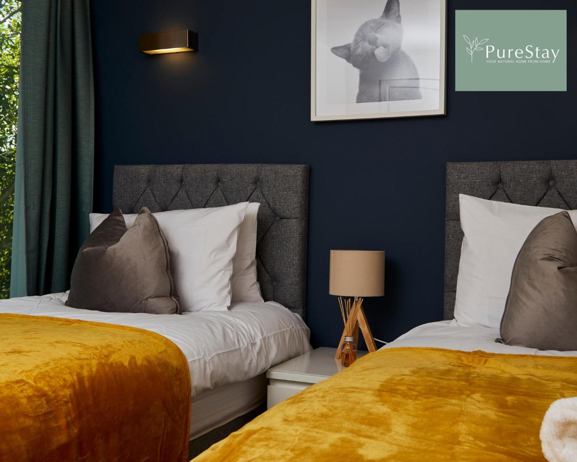 Holiday home Beautiful Four Bed House By Purestay Short Lets & Serviced With Parking *