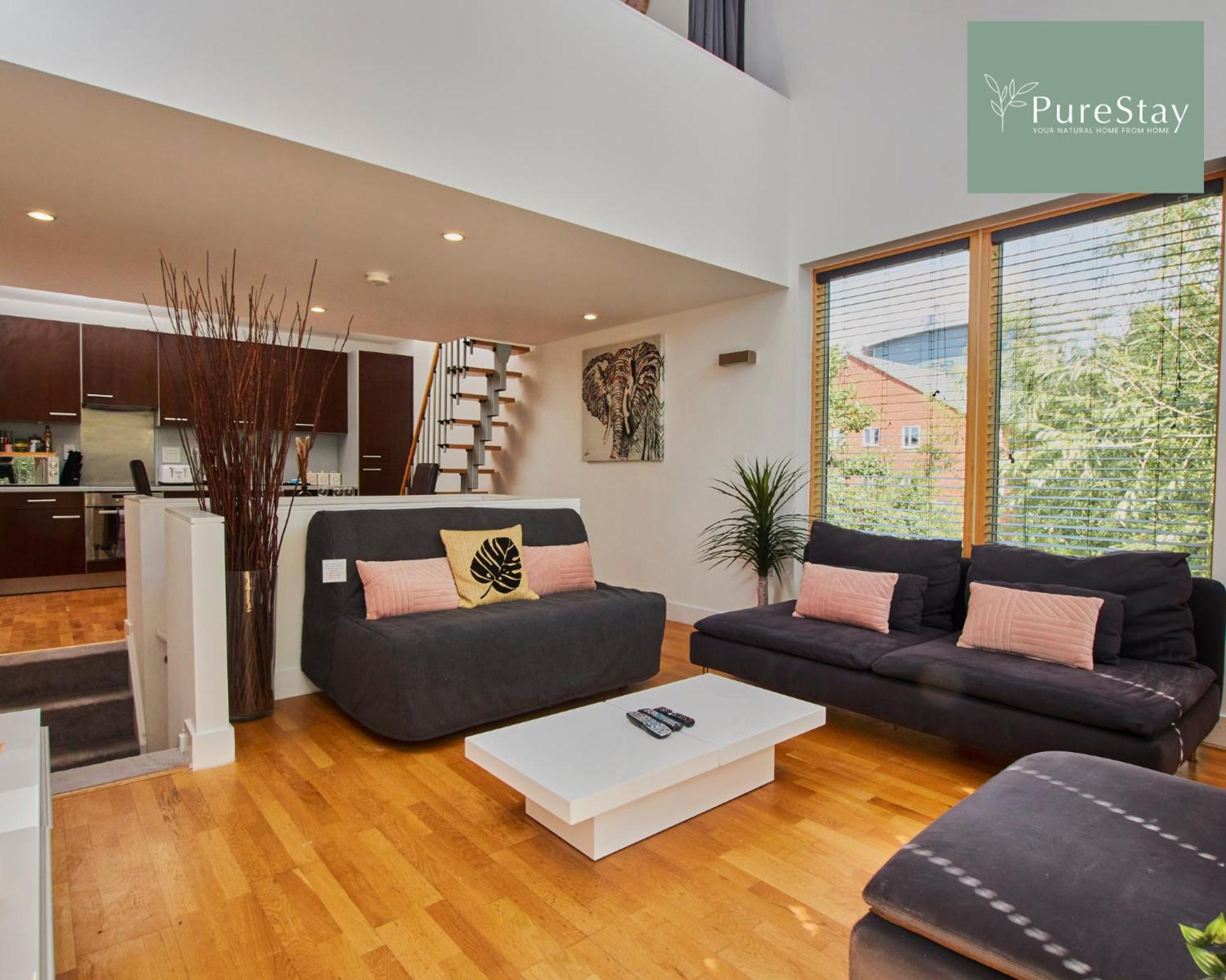 Holiday home Beautiful Four Bed House By Purestay Short Lets & Serviced With Parking Coventry