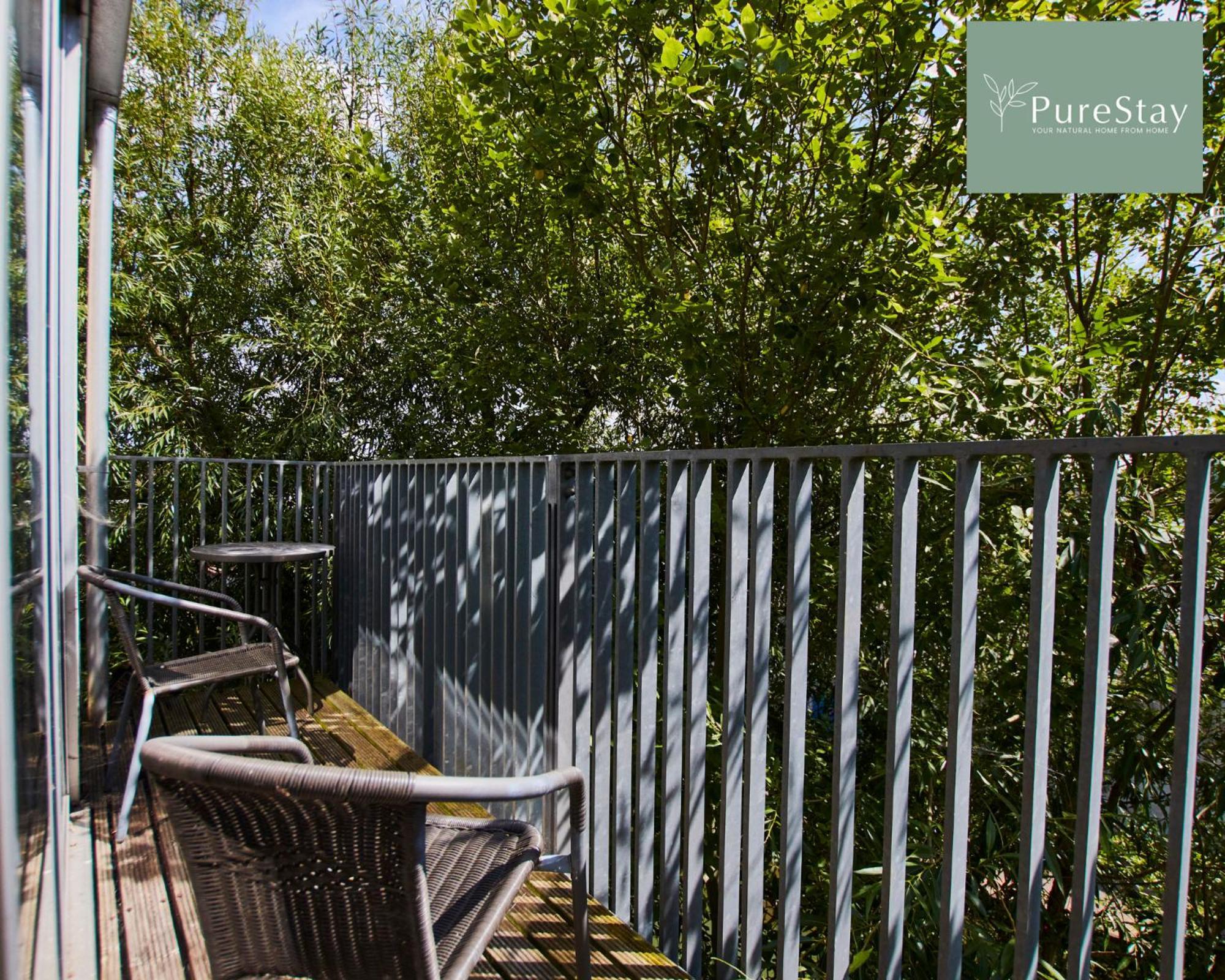 Holiday home Beautiful Four Bed House By Purestay Short Lets & Serviced With Parking
