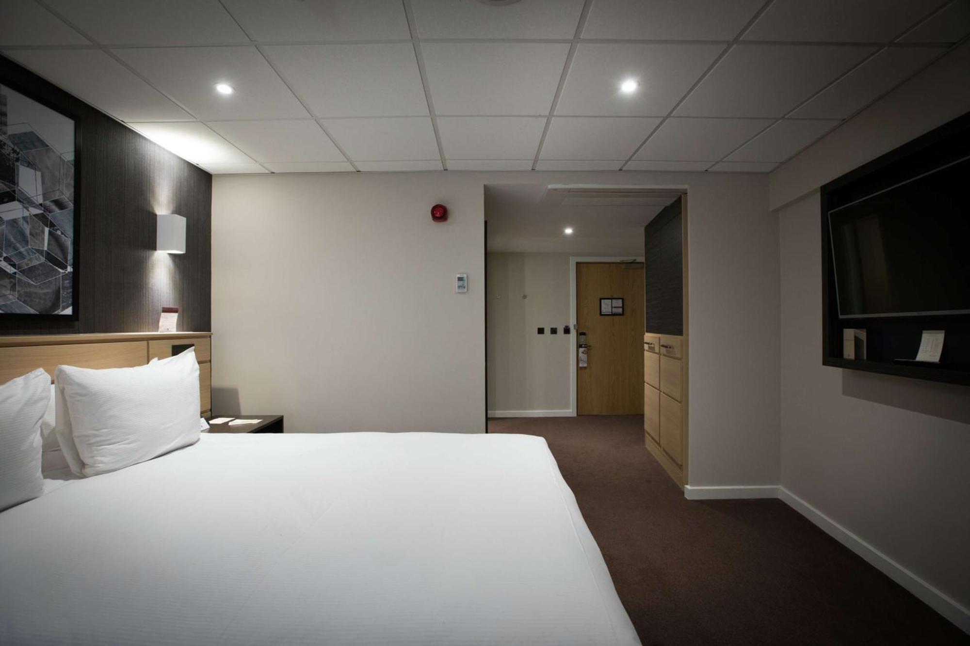 Doubletree By Hilton Building Society Arena 4*