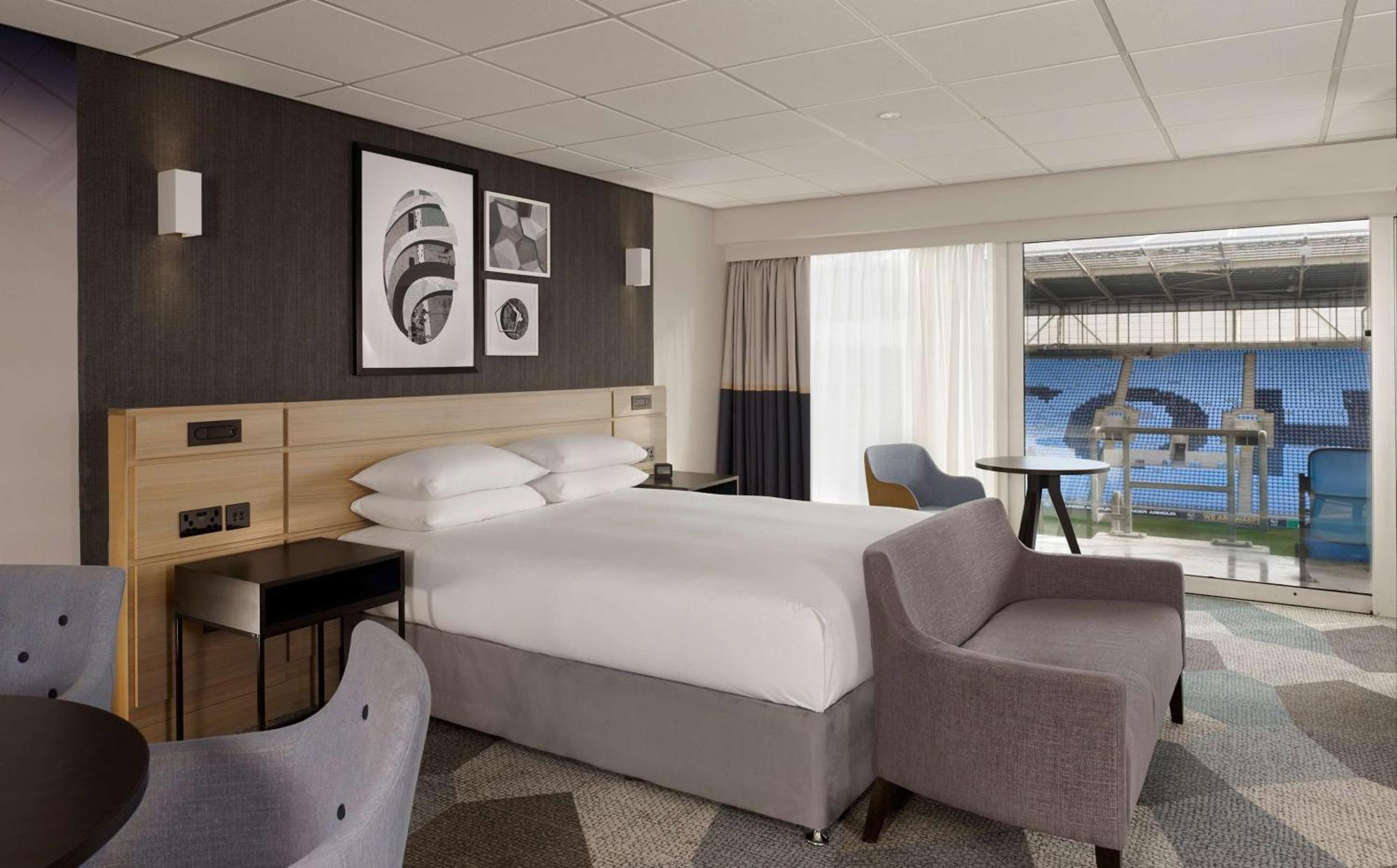 Hotel Doubletree By Hilton Building Society Arena 4*