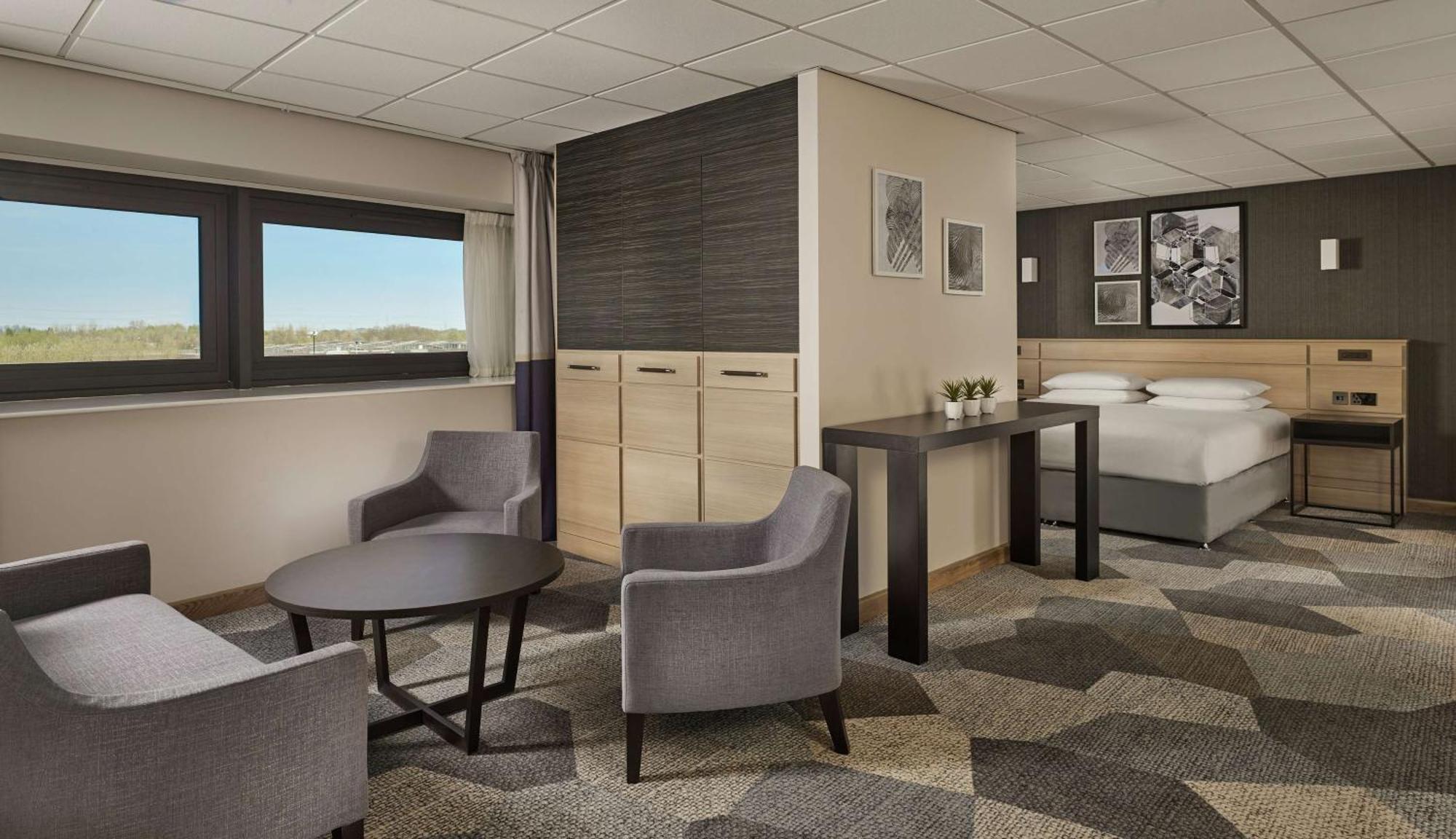 Doubletree By Hilton Building Society Arena 4*