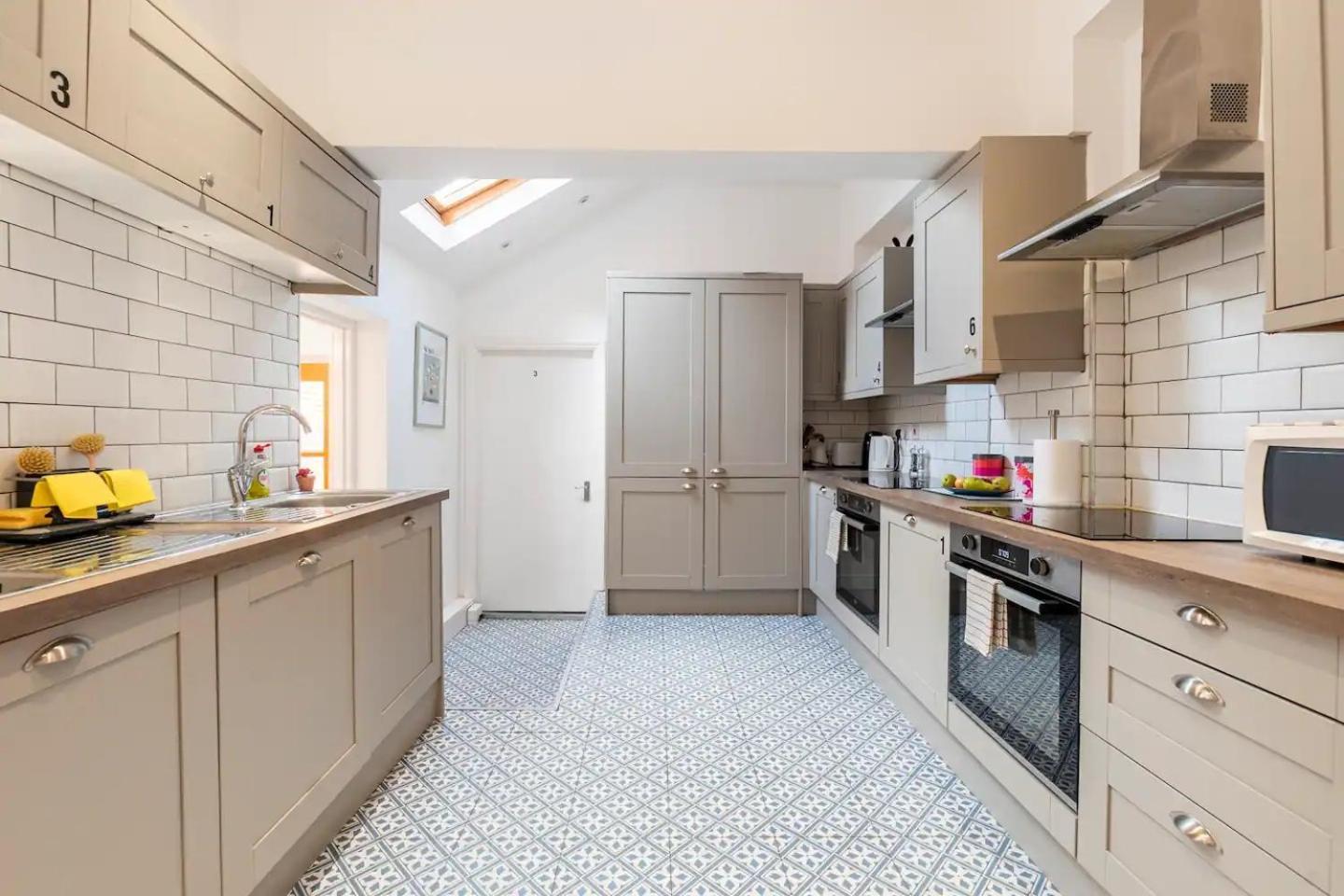Deluxe Ensuite Cov #6 * Coventry