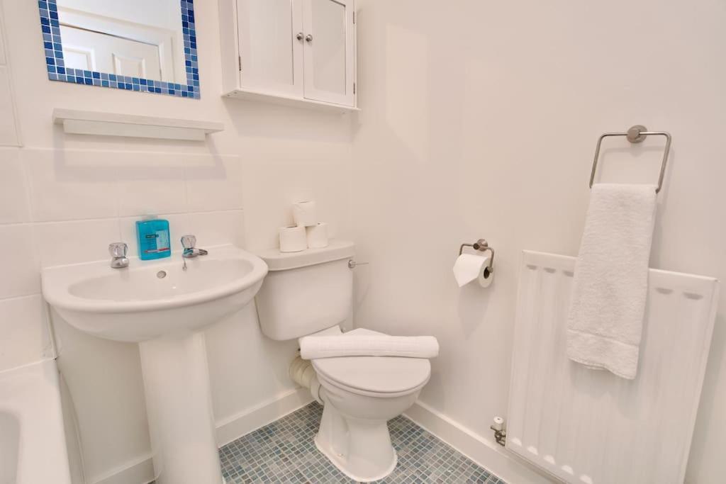 Holiday home 2bed Haven - Coventry's Hidden Gem With Free Parking, Sky Tv & Netflix *