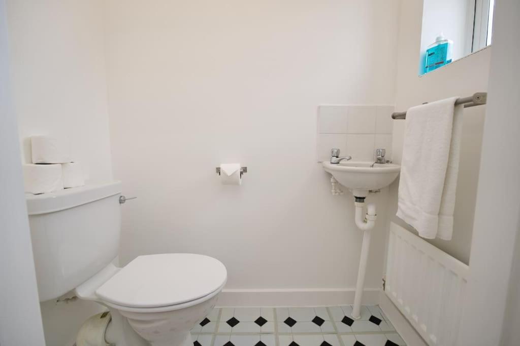 Holiday home 2bed Haven - Coventry's Hidden Gem With Free Parking, Sky Tv & Netflix