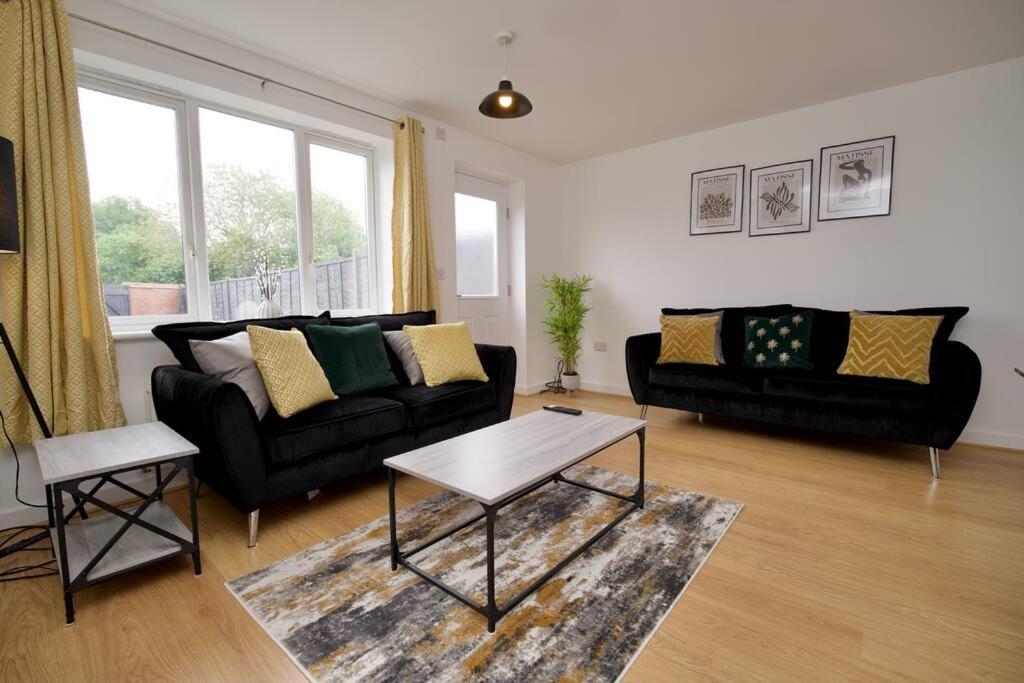 2bed Haven - Coventry's Hidden Gem With Free Parking, Sky Tv & Netflix