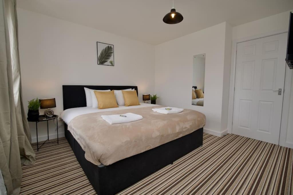 Holiday home 2bed Haven - Coventry's Hidden Gem With Free Parking, Sky Tv & Netflix