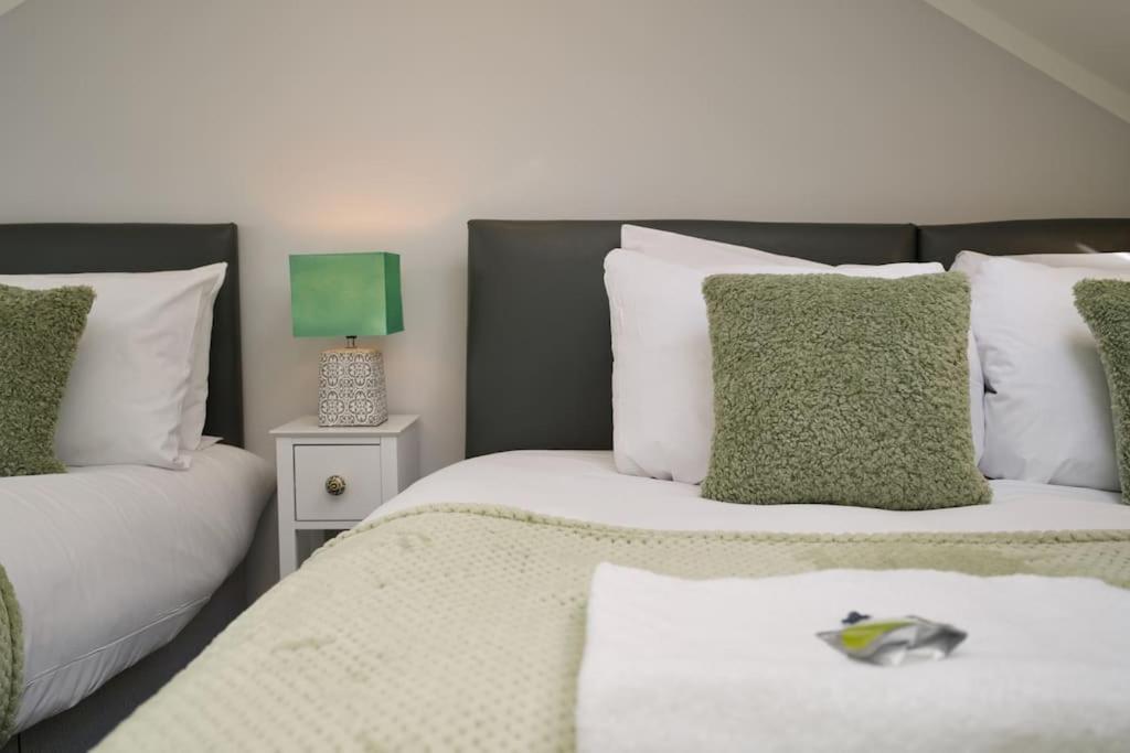 Dane Duplex Studio Seven - Your Dream Coventry