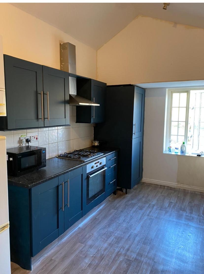In Cv1 Fargo Village With Private Bathroom Guest house