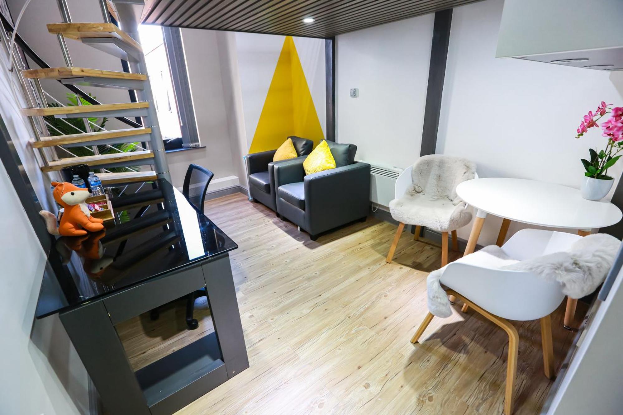 E103 Loft Retreat Apartment