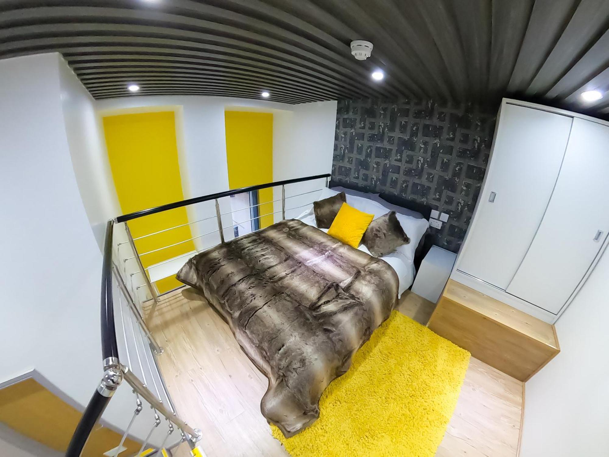 E101 Urban Chic Loft Apartment *