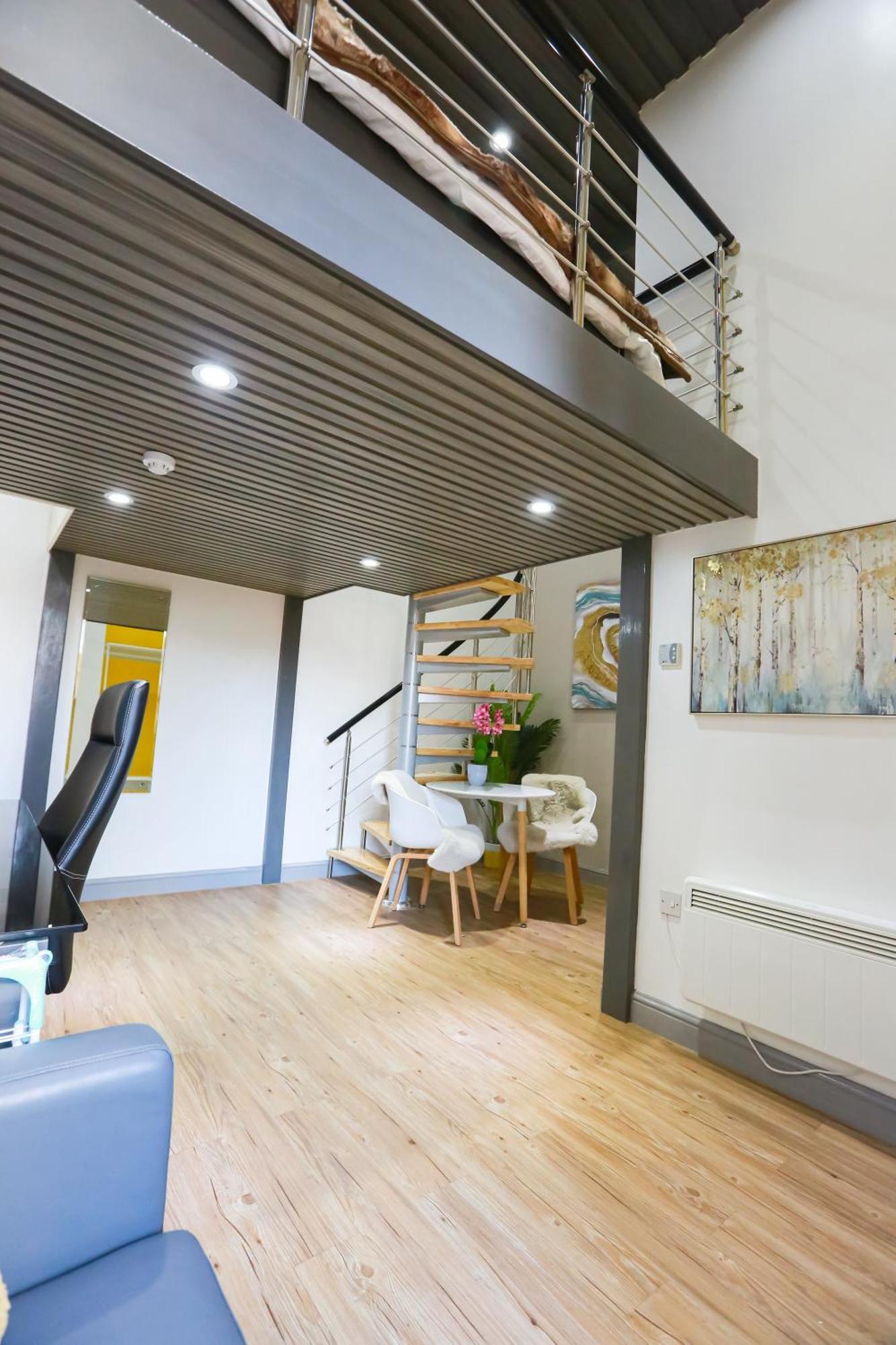 Apartment E101 Urban Chic Loft *