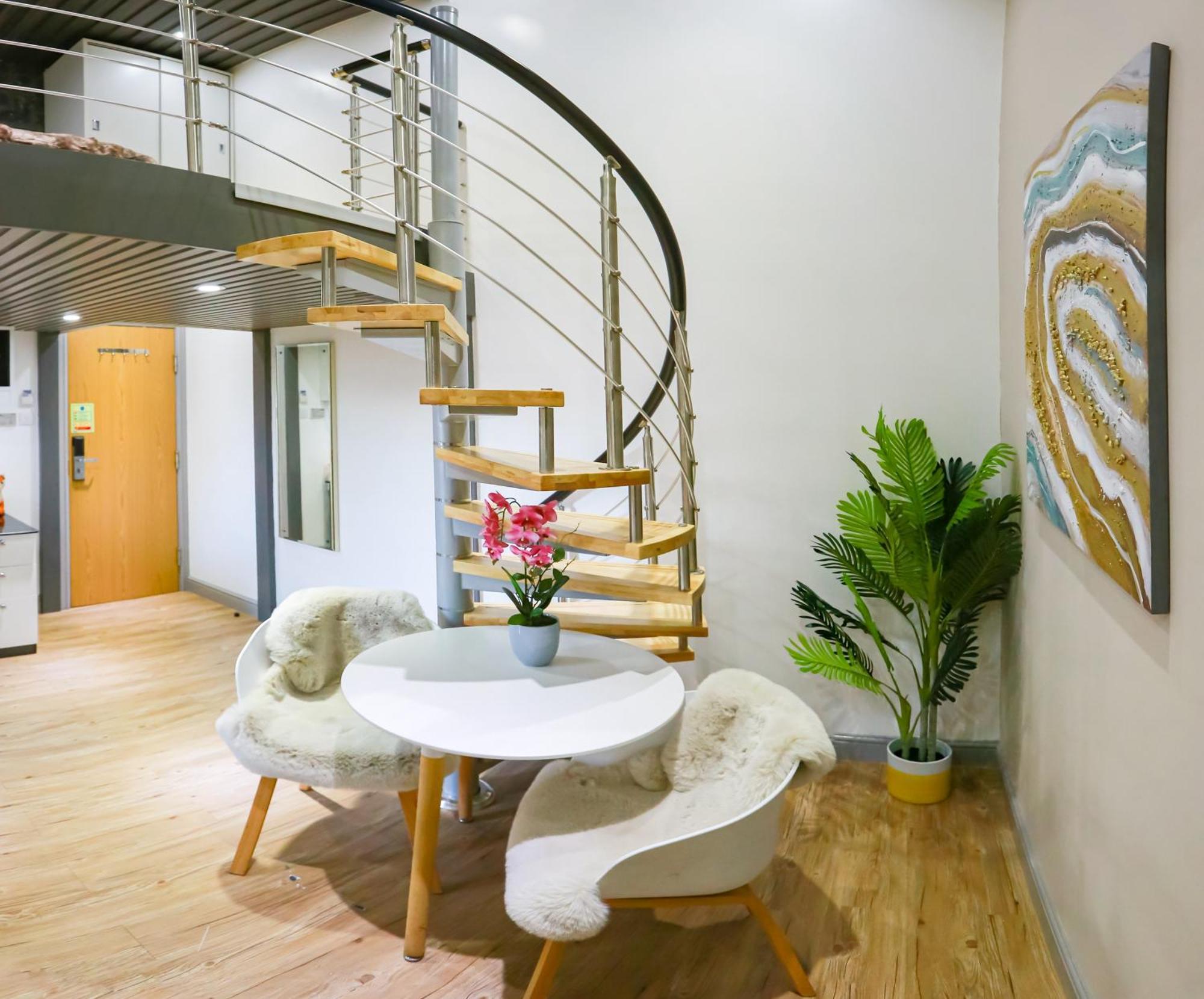 E101 Urban Chic Loft Apartment *
