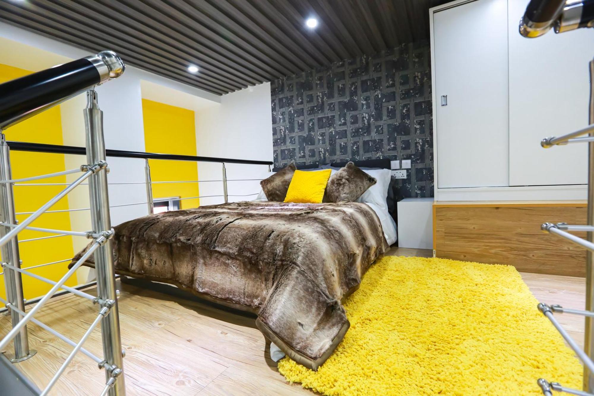 Apartment E101 Urban Chic Loft