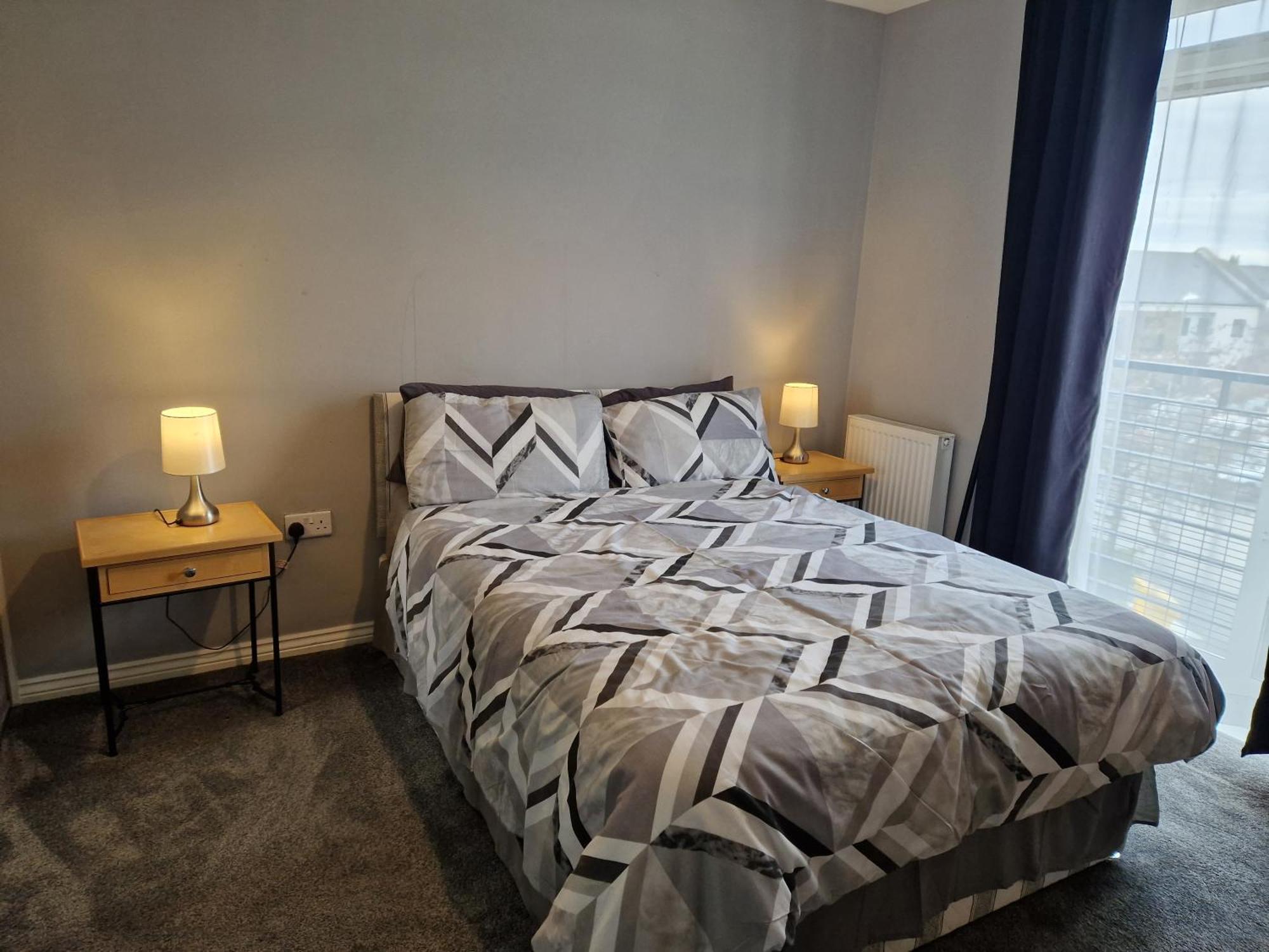 Stylish 2-bed - Sleeps 4 Parking & Wifi Coventry