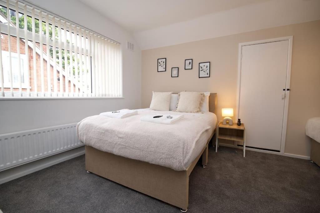 Holiday home Hall Lane House - 4bed Gem Near Hospital With Free Driveway Parking Coventry