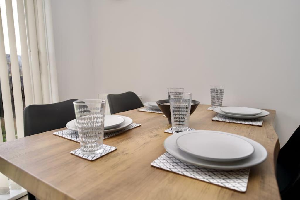 Hall Lane House - 4bed Gem Near Hospital With Free Driveway Parking Coventry