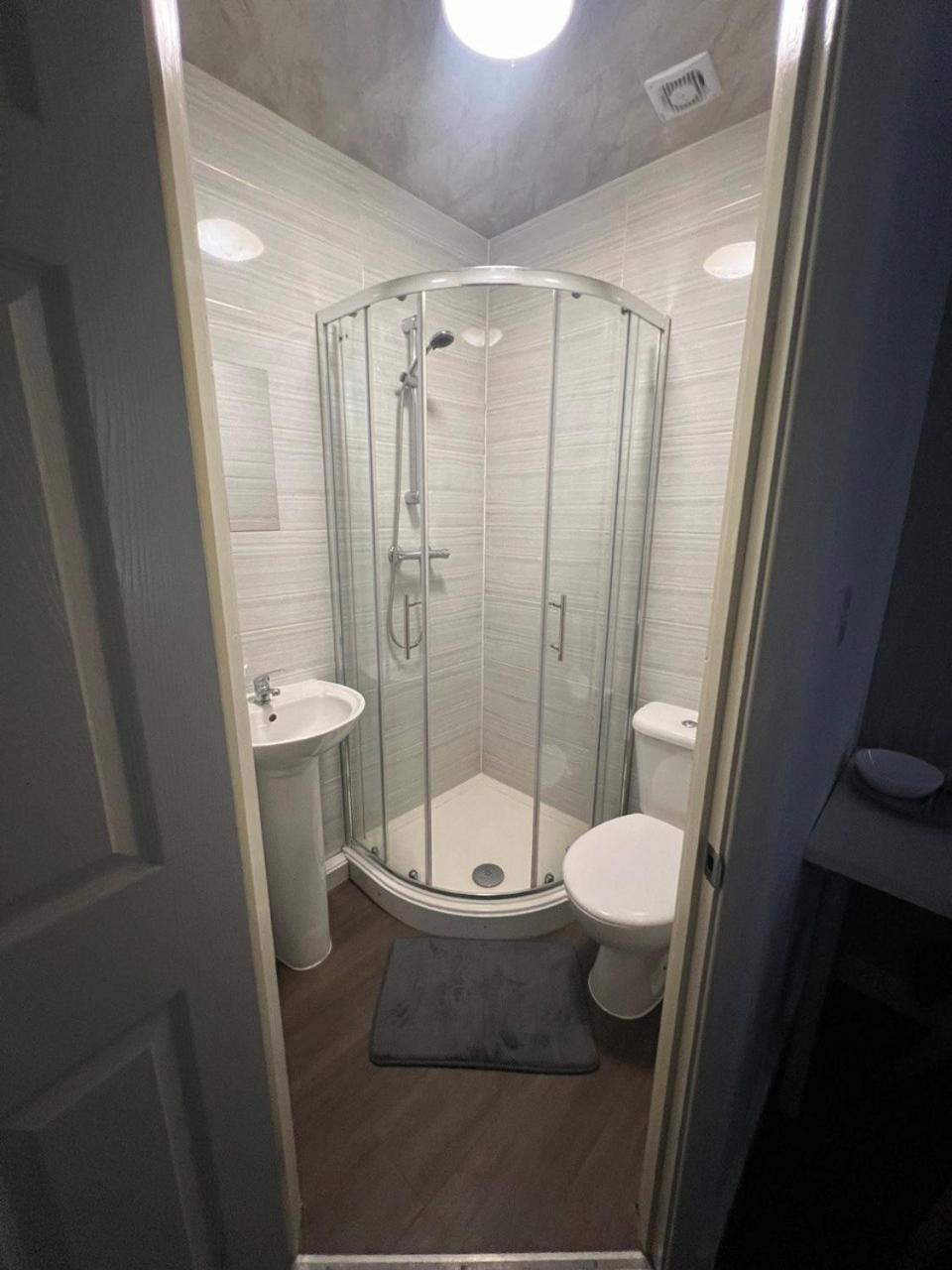 Homestay Deluxe Ensuite Double With Ensuite