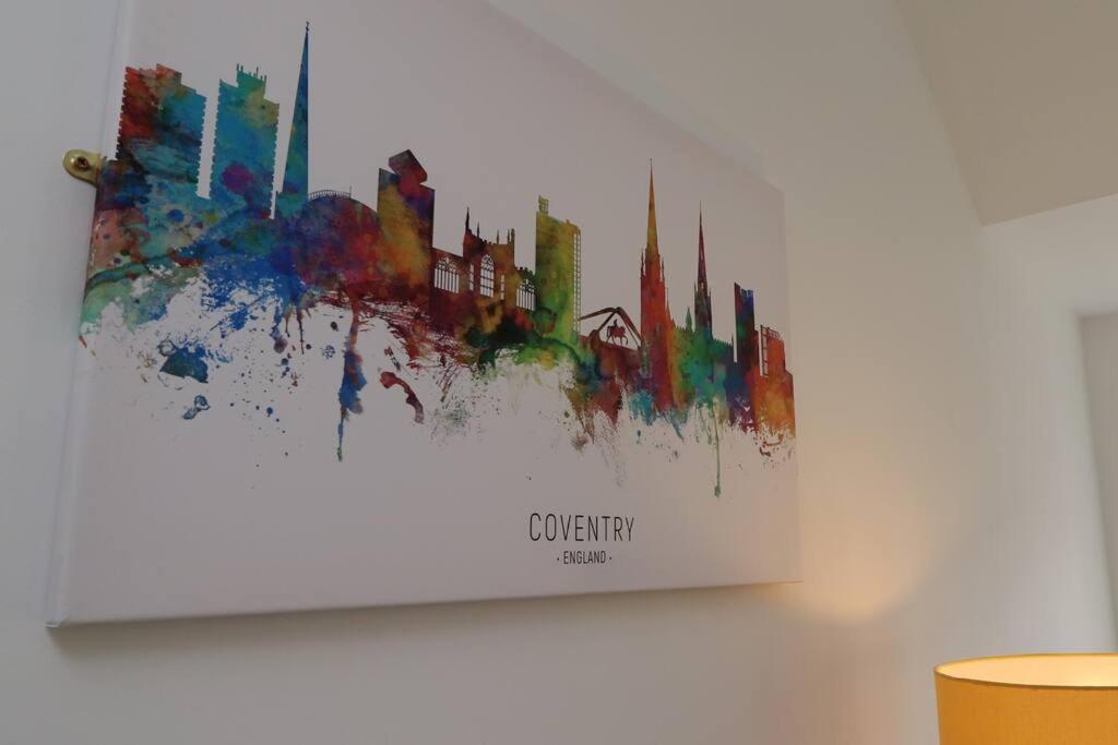 2 Bedroom Peaceful Penthouse - Private Parking Apartment Coventry