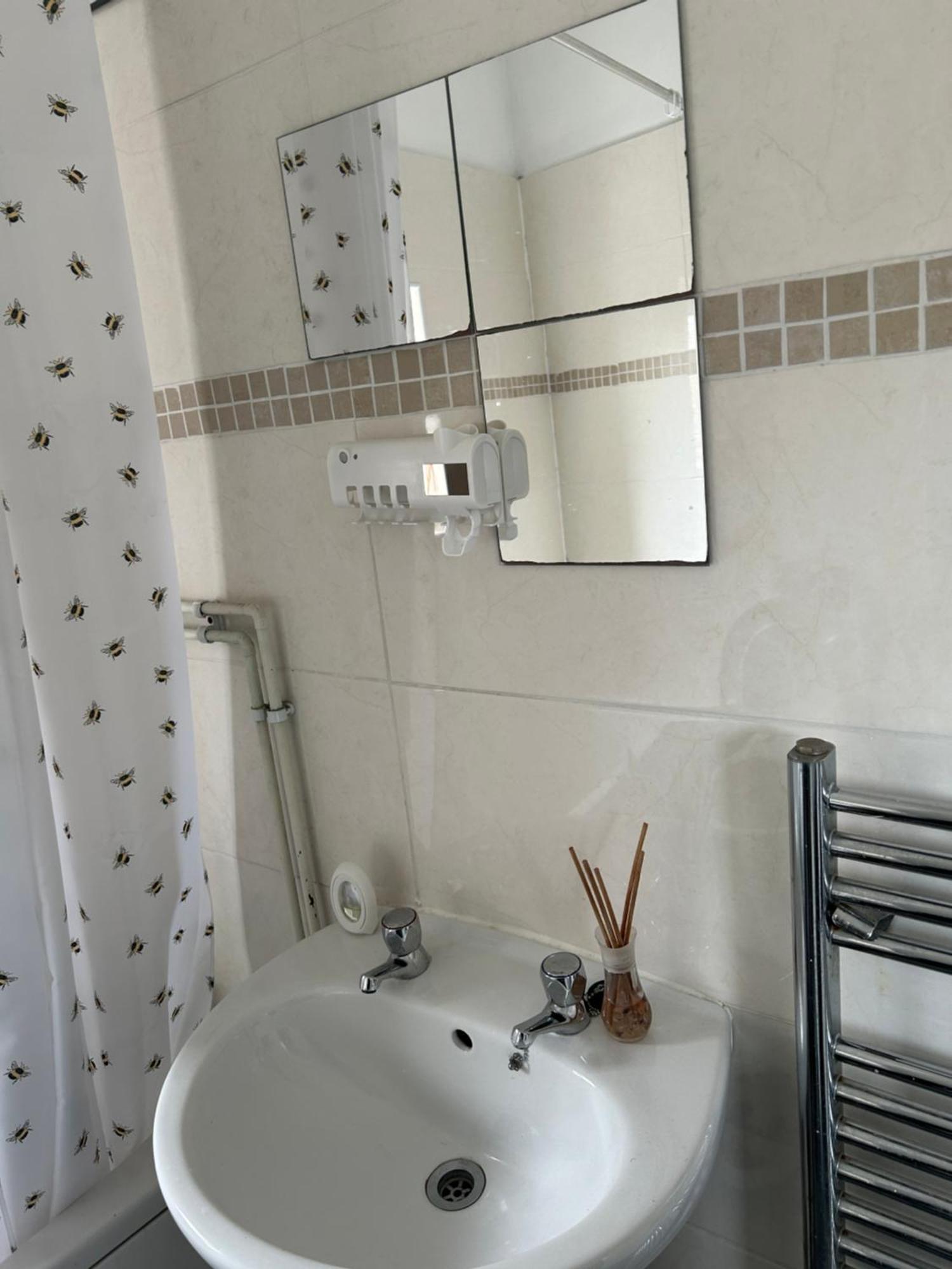Homestay Charlohub 01 Coventry