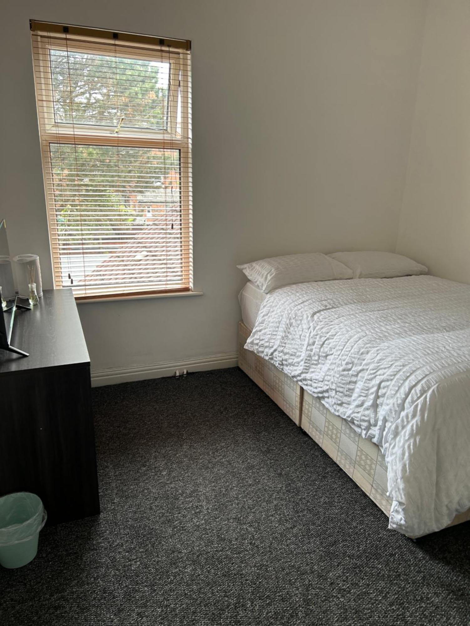 Homestay Charlohub 01 Coventry