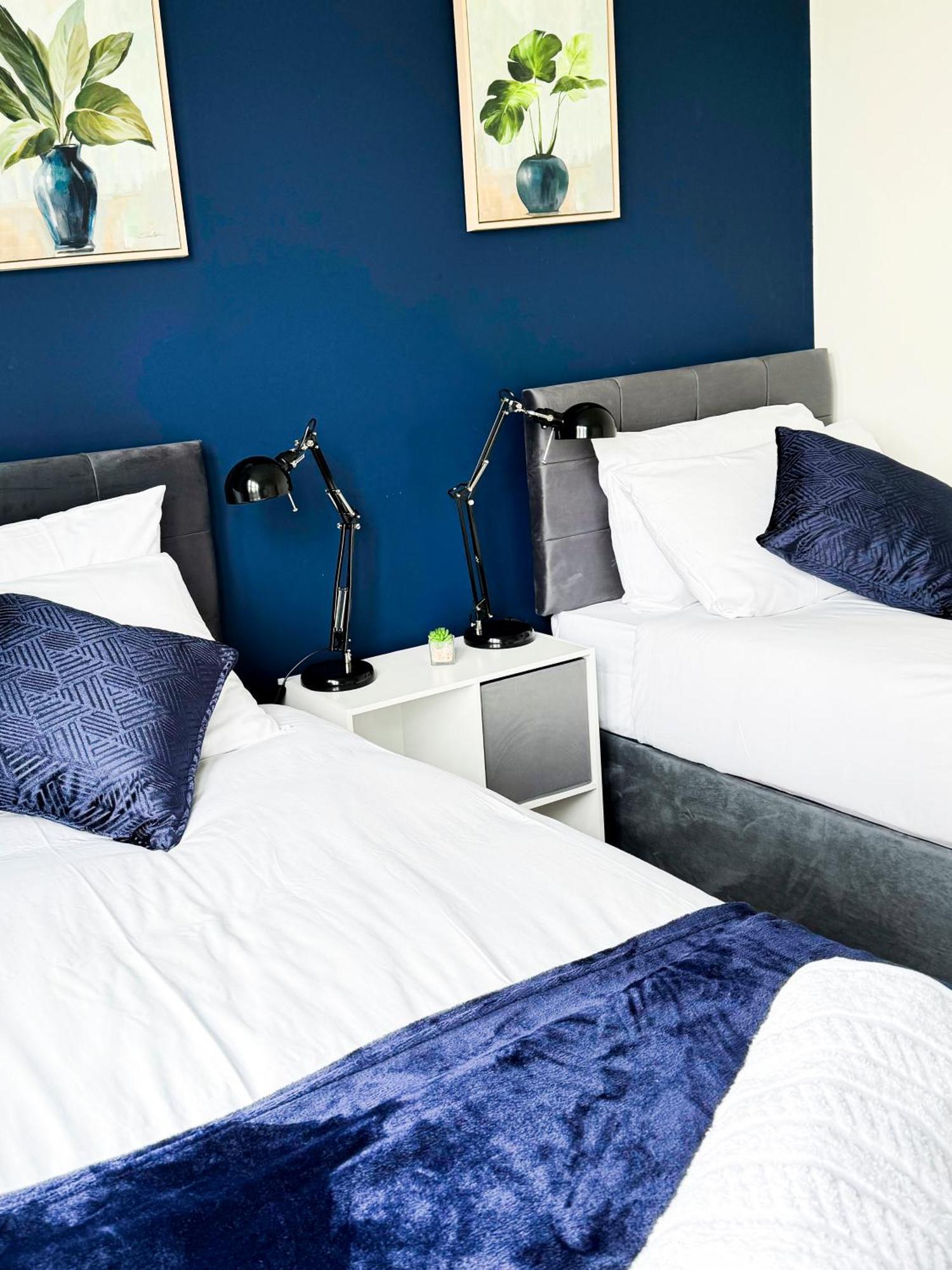 Apartment Quantum Modern 2 Bedroom With Free Parking *