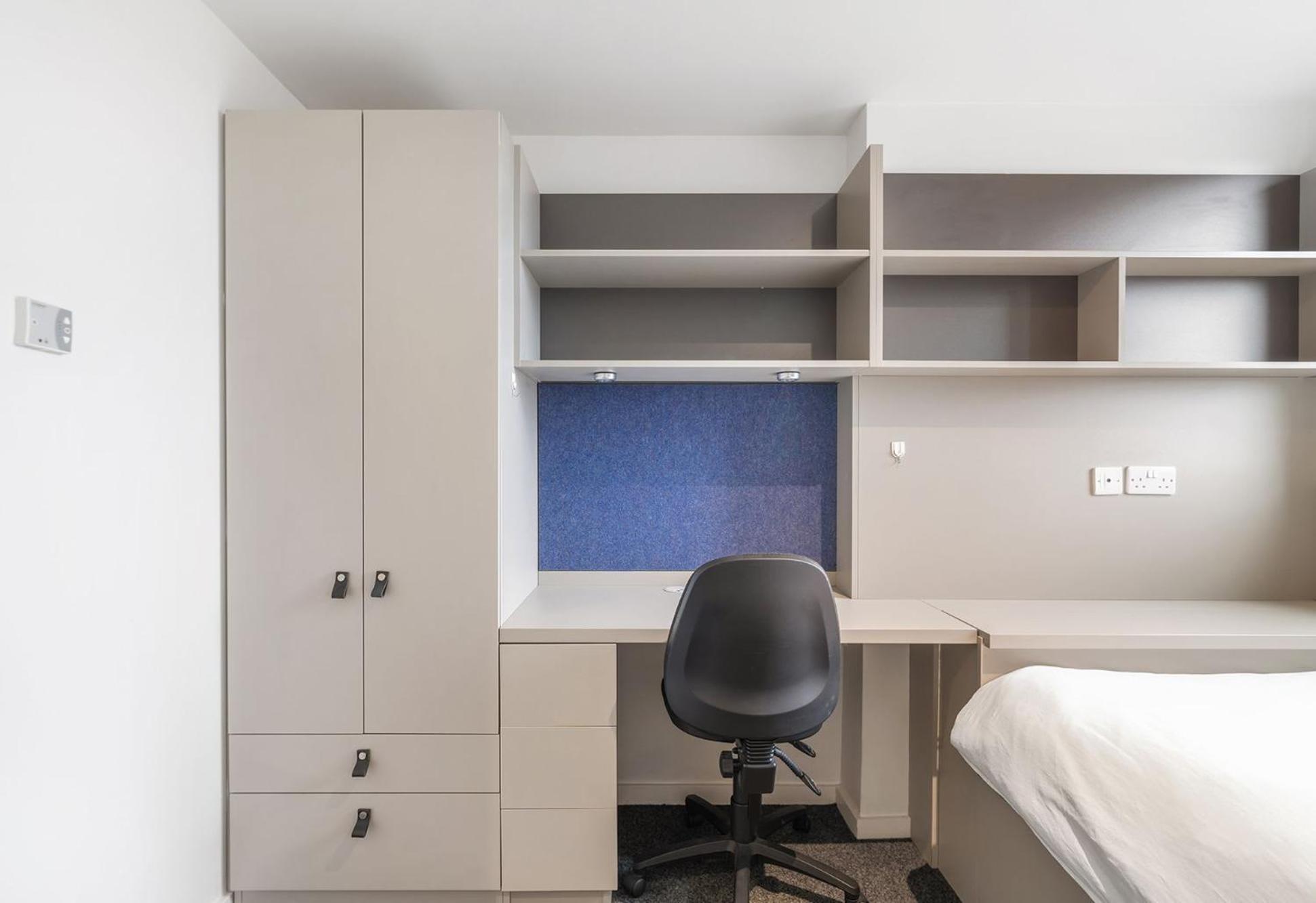 Private Bedrooms With Shared Kitchen And Living Area At Canvas Point In Coventry