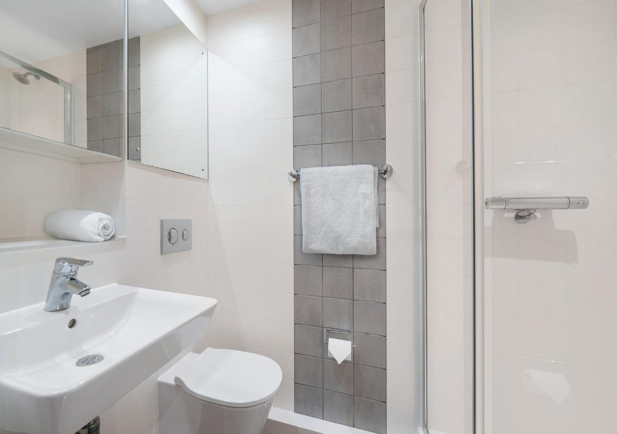 Apartment Private Bedrooms With Shared Kitchen And Living Area At Canvas Point In Coventry