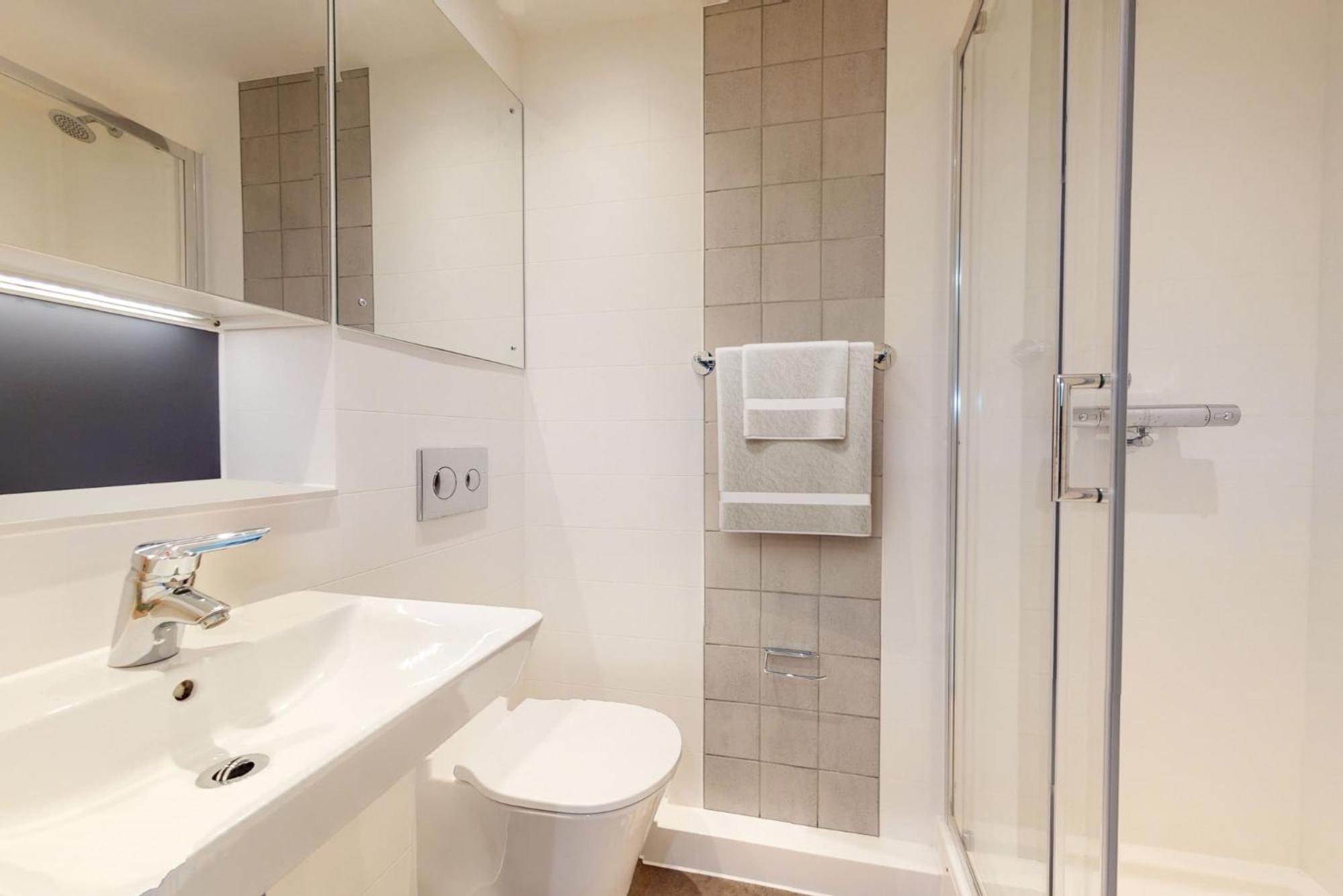Private Bedrooms With Shared Kitchen And Living Area At Canvas Point In Coventry