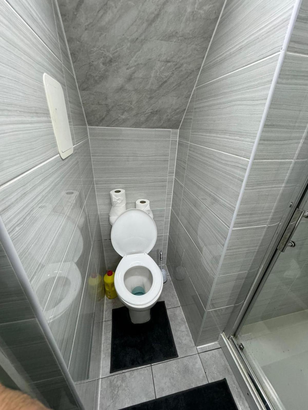 Deluxe Ensuite Double With Ensuite Homestay Coventry