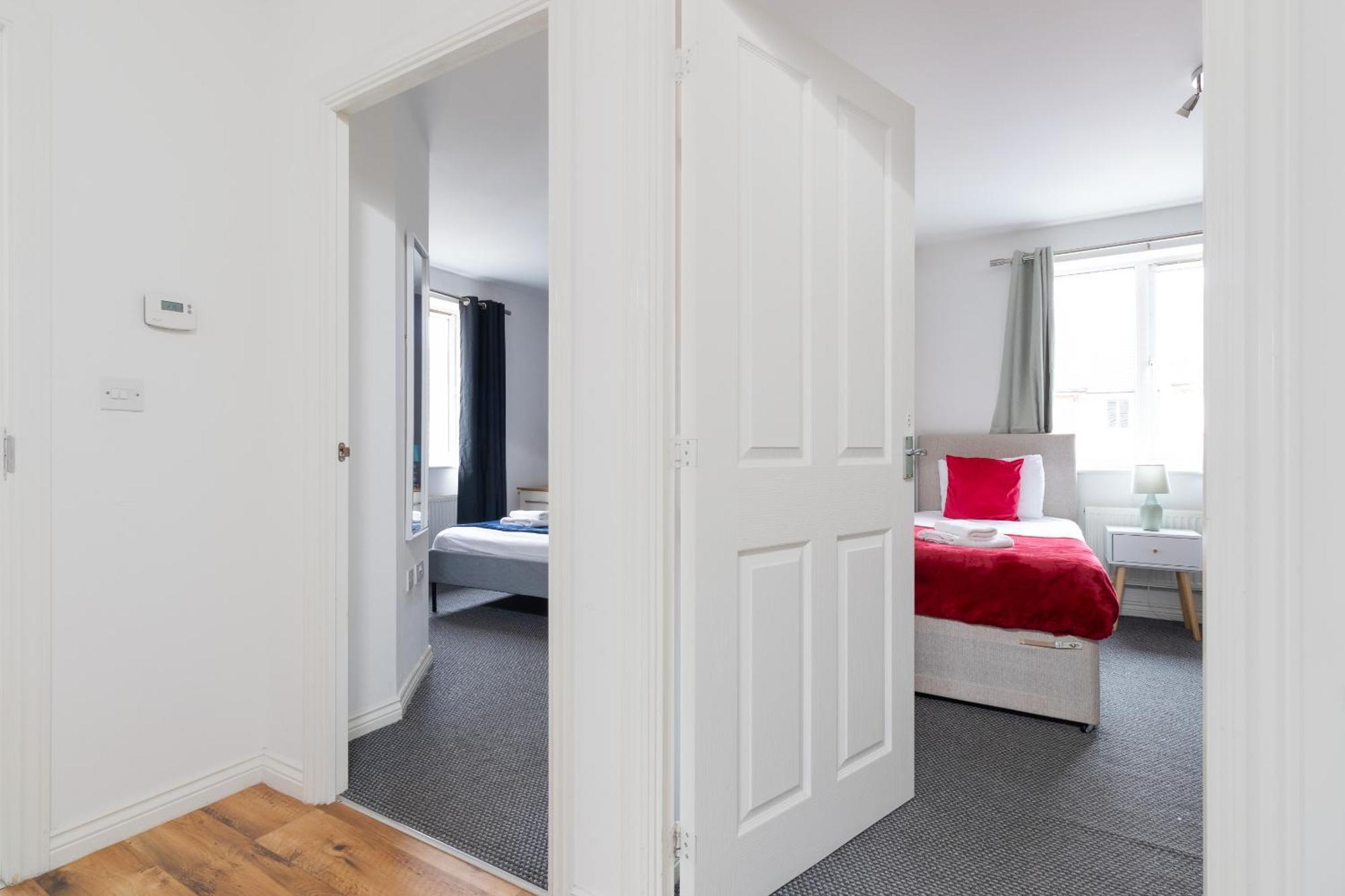 2-br Executive En-suite By Mbiz Coventry
