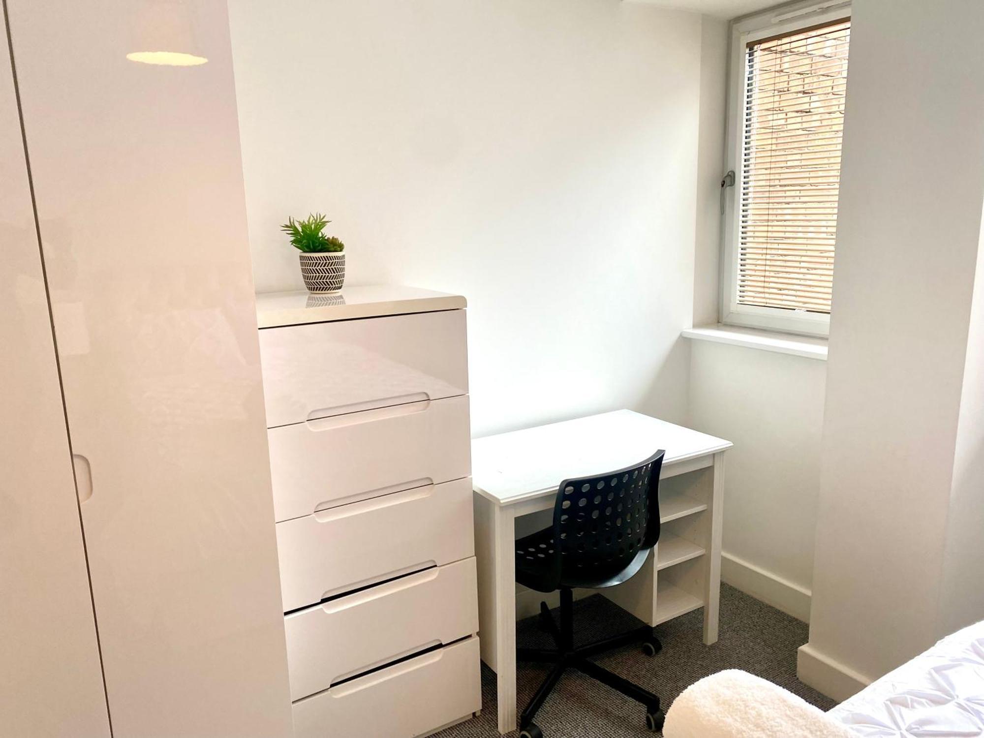 Queens House Apartment