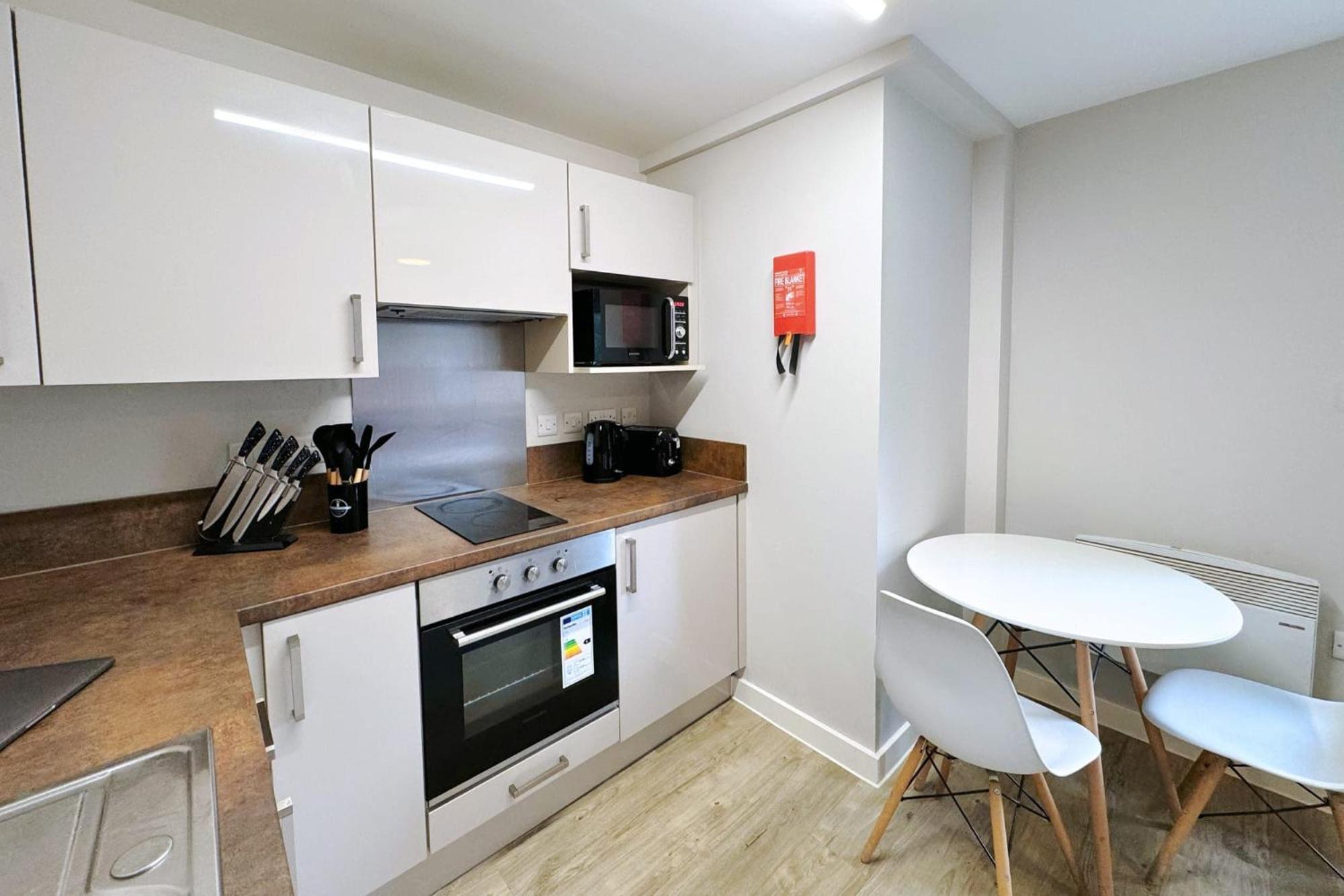 Apartment Bright And Modern And At Manor Park Court *