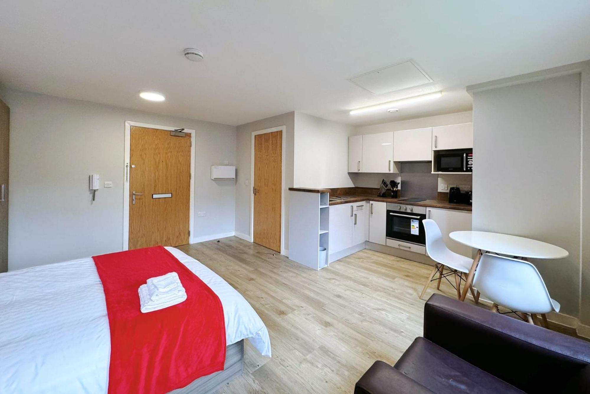 Bright And Modern And At Manor Park Court Apartment *