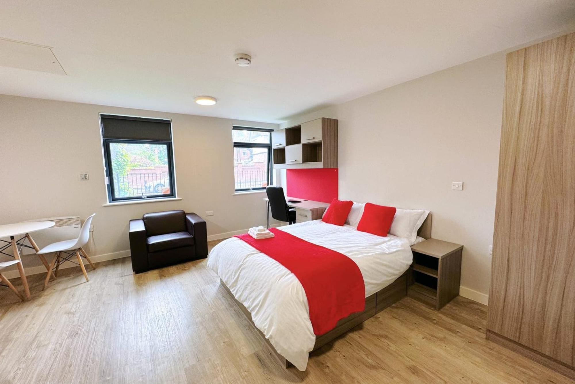 Apartment Bright And Modern And At Manor Park Court *