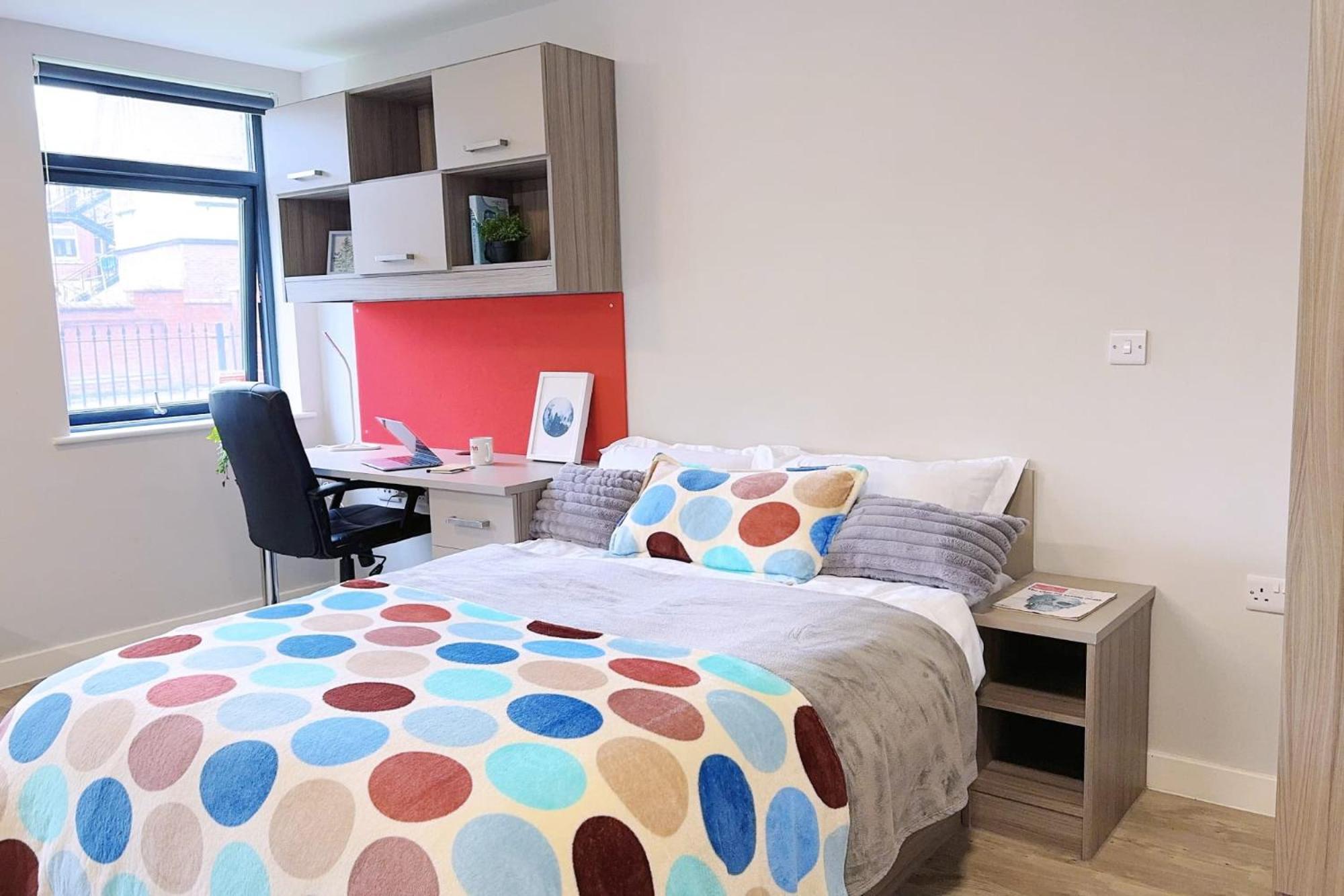 Bright And Modern And At Manor Park Court Coventry