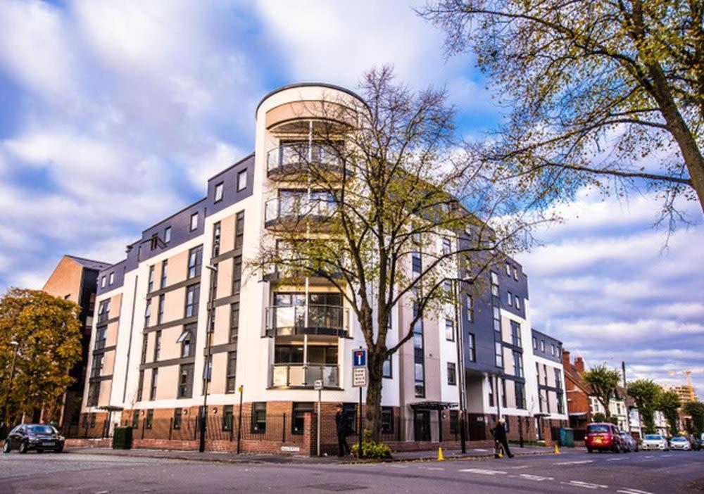 Bright And Modern And At Manor Park Court * Coventry