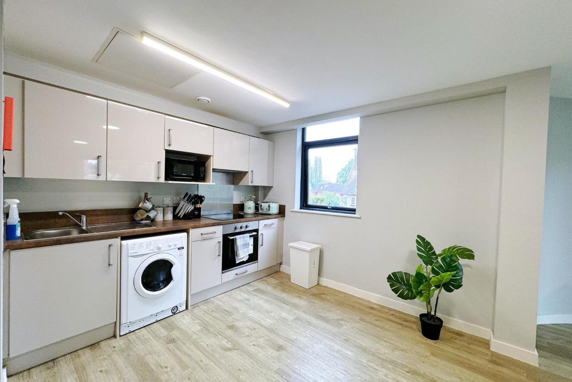 Apartment Bright And Modern And At Manor Park Court *