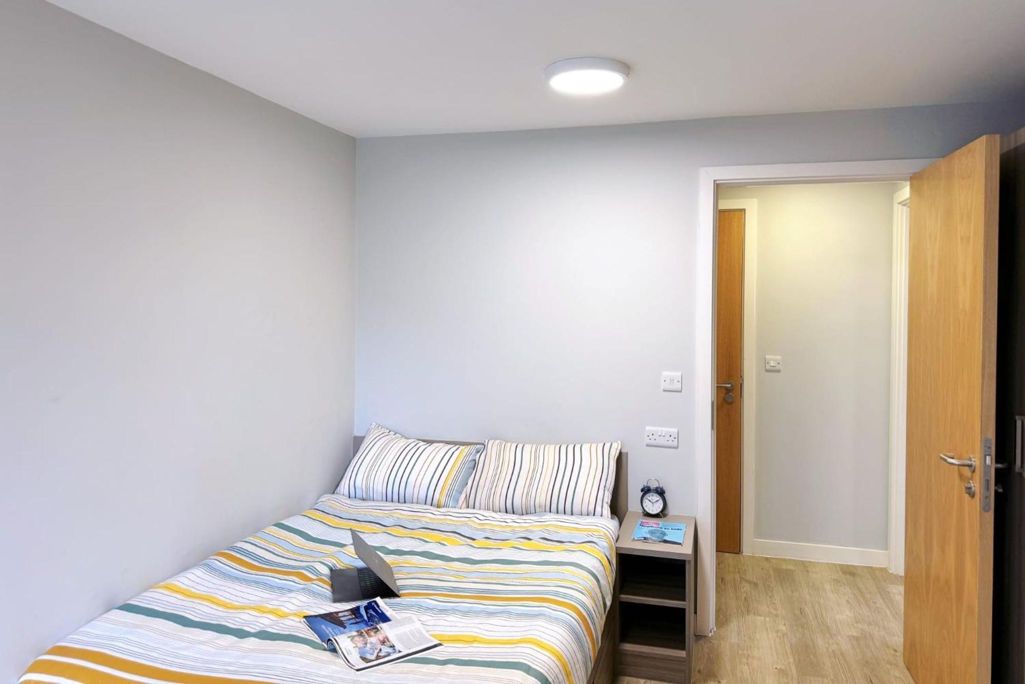 Bright And Modern And At Manor Park Court Coventry