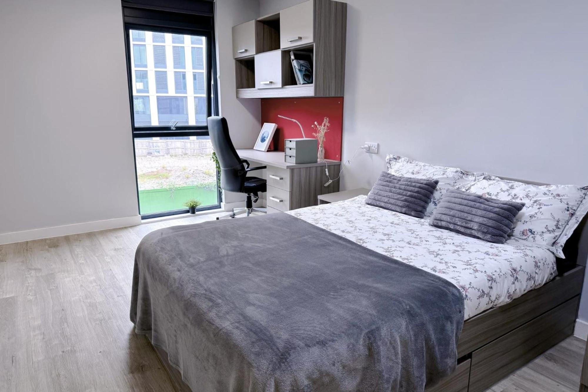 Apartment Bright And Modern And At Manor Park Court