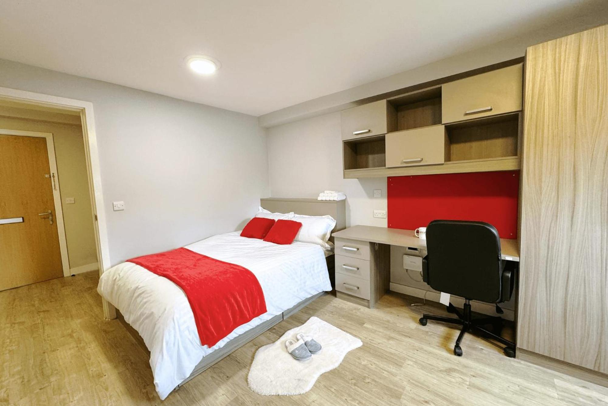 Bright And Modern And At Manor Park Court Coventry