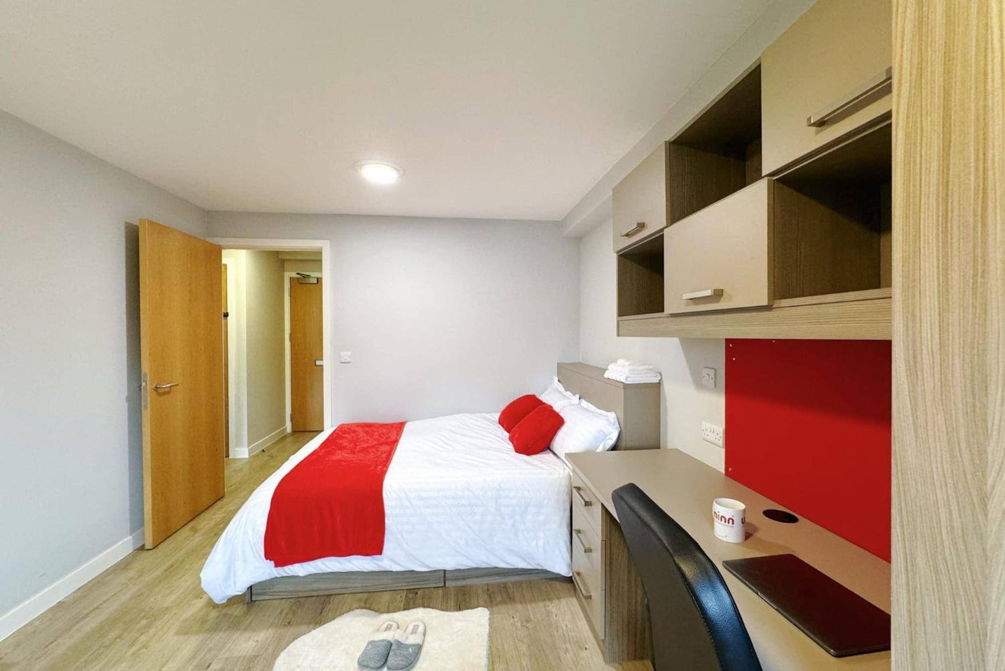 Bright And Modern And At Manor Park Court