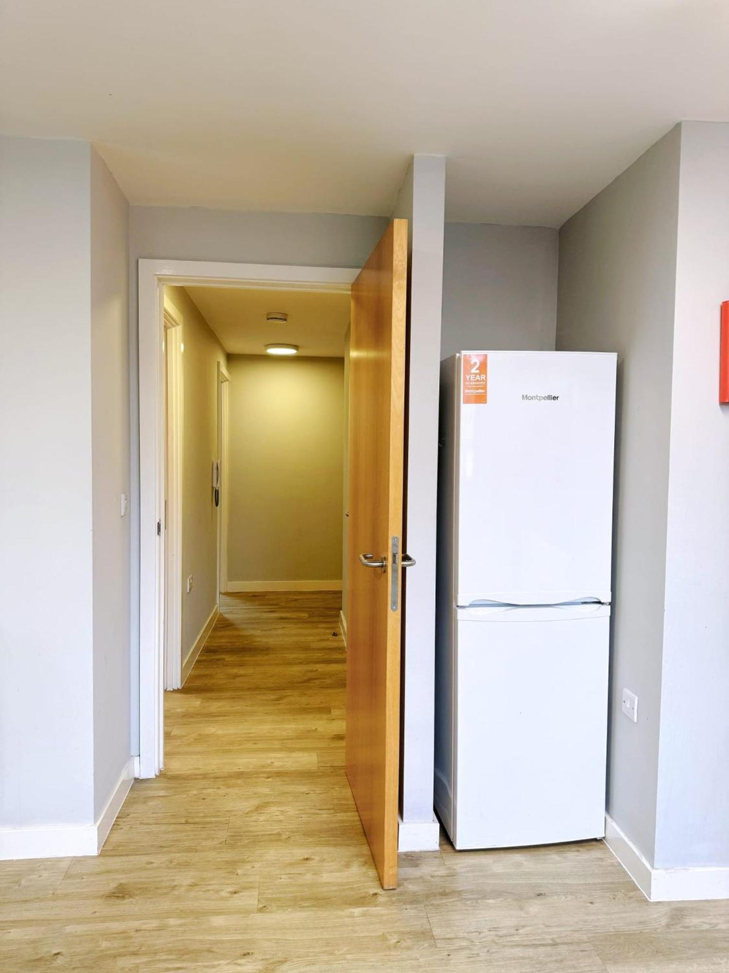 Apartment Bright And Modern And At Manor Park Court Coventry