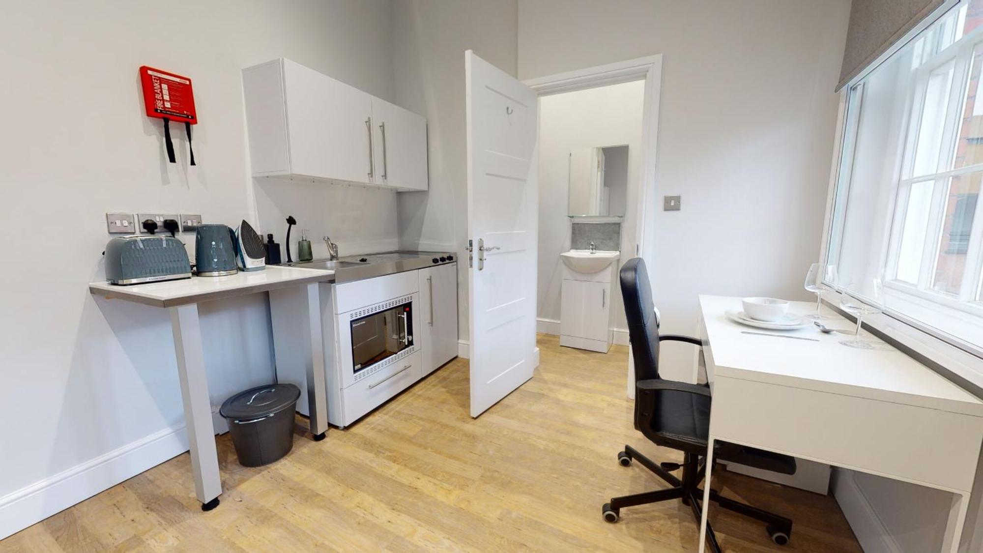1 Castle Yard Apartment *
