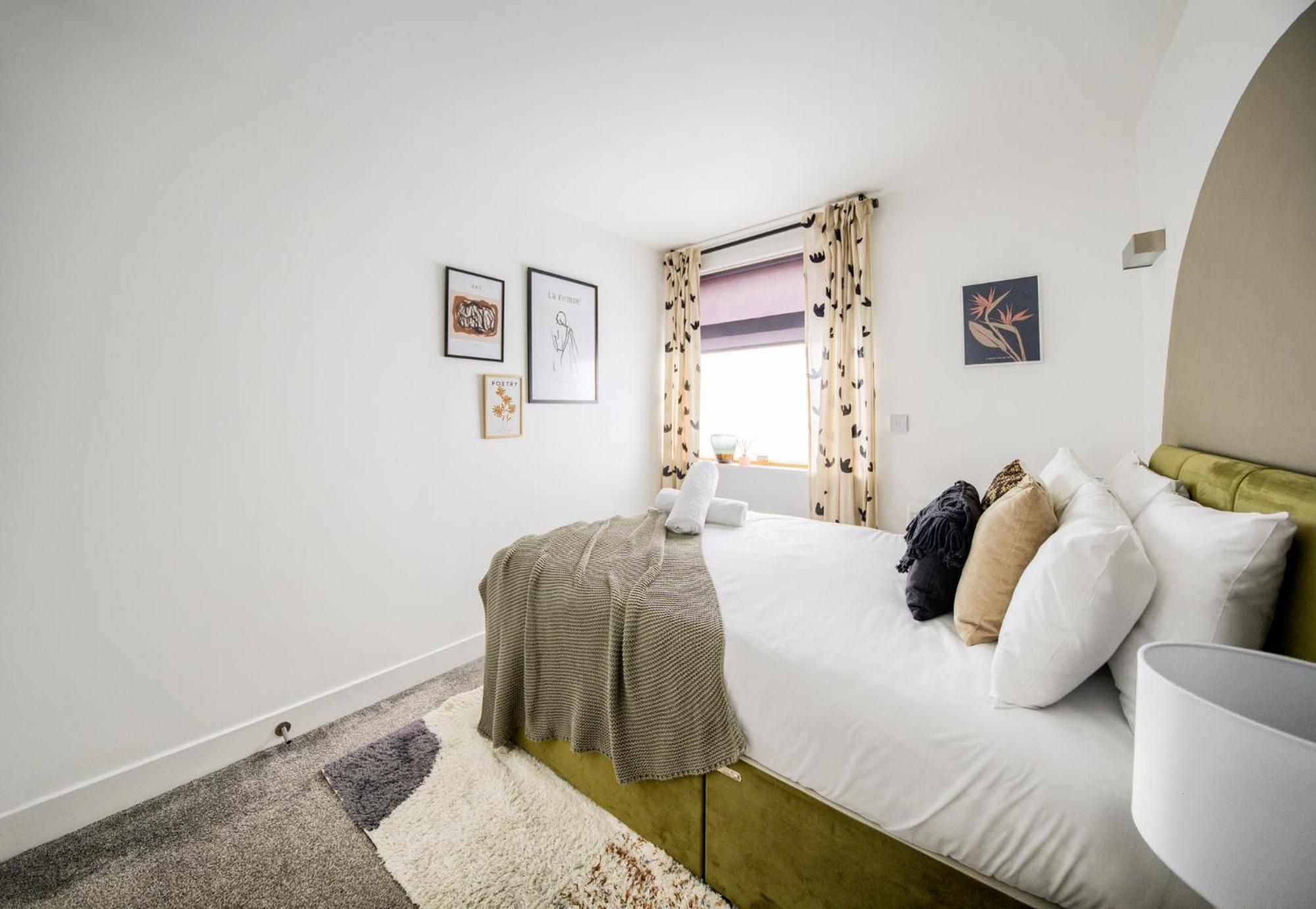 Large 4-bed Townhouse By Empower Homes * Coventry