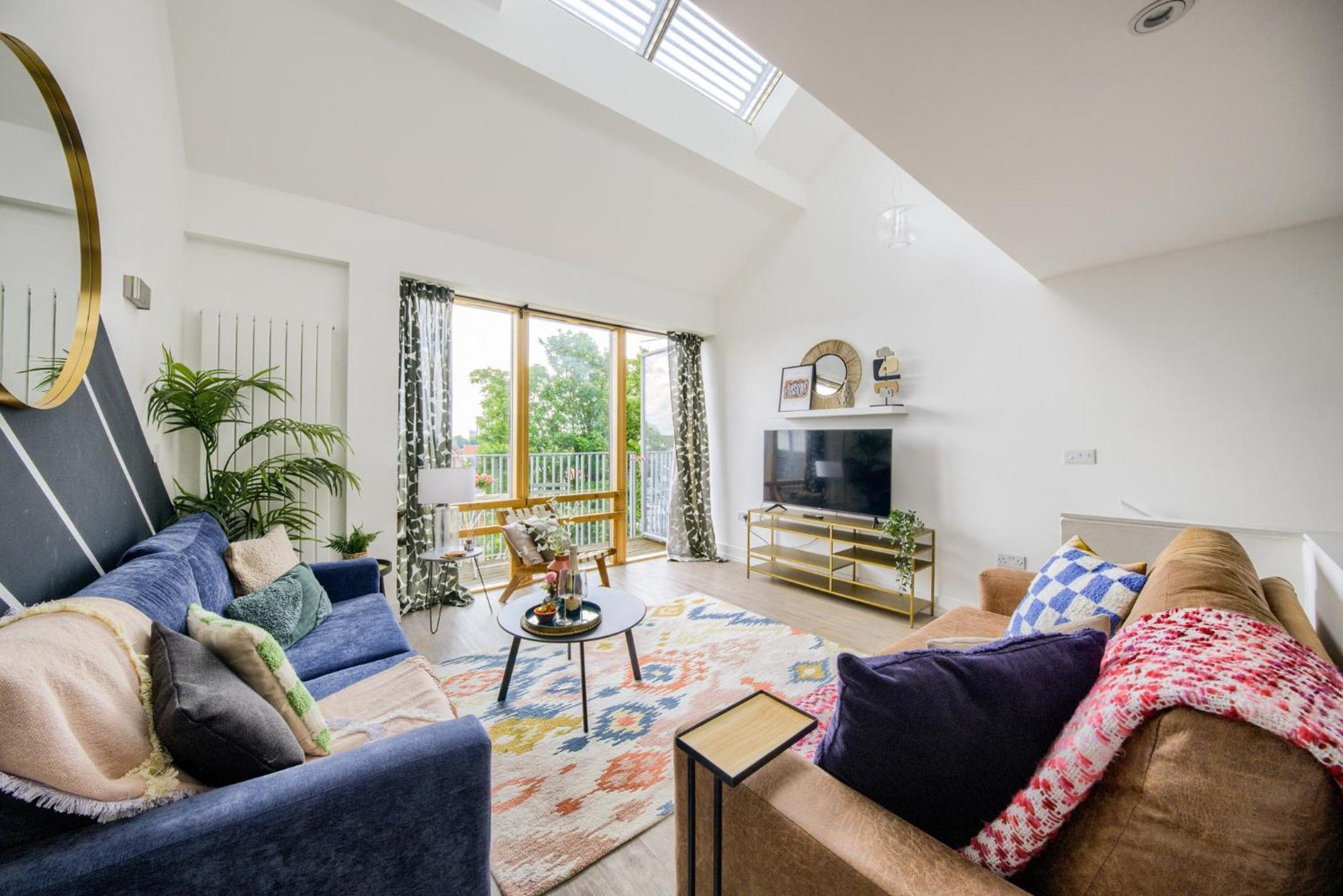 Large 4-bed Townhouse By Empower Homes Holiday home *