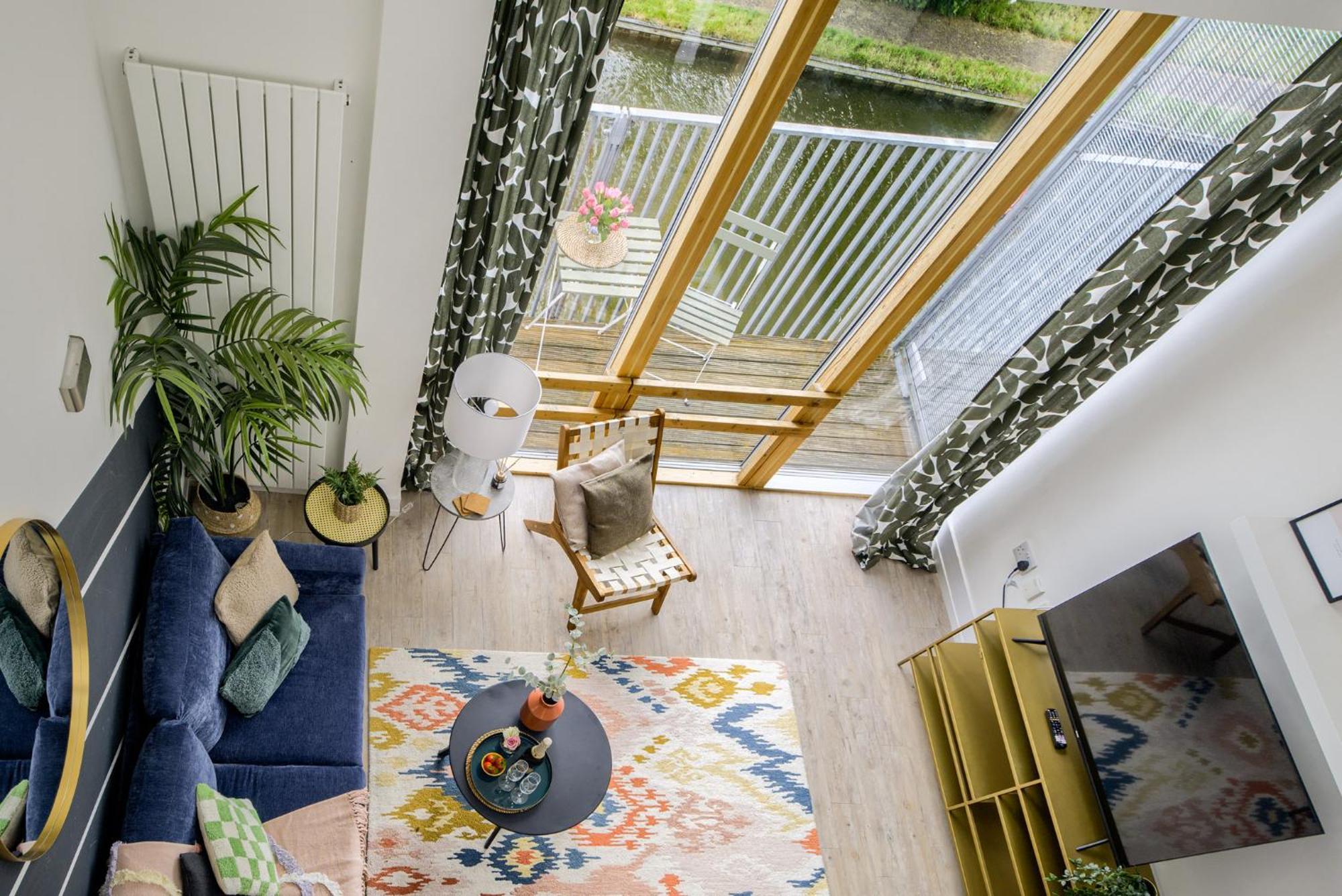 Large 4-bed Townhouse By Empower Homes Holiday home