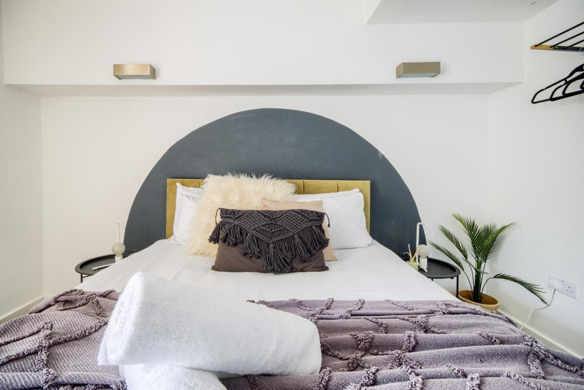 Holiday home Large 4-bed Townhouse By Empower Homes Coventry