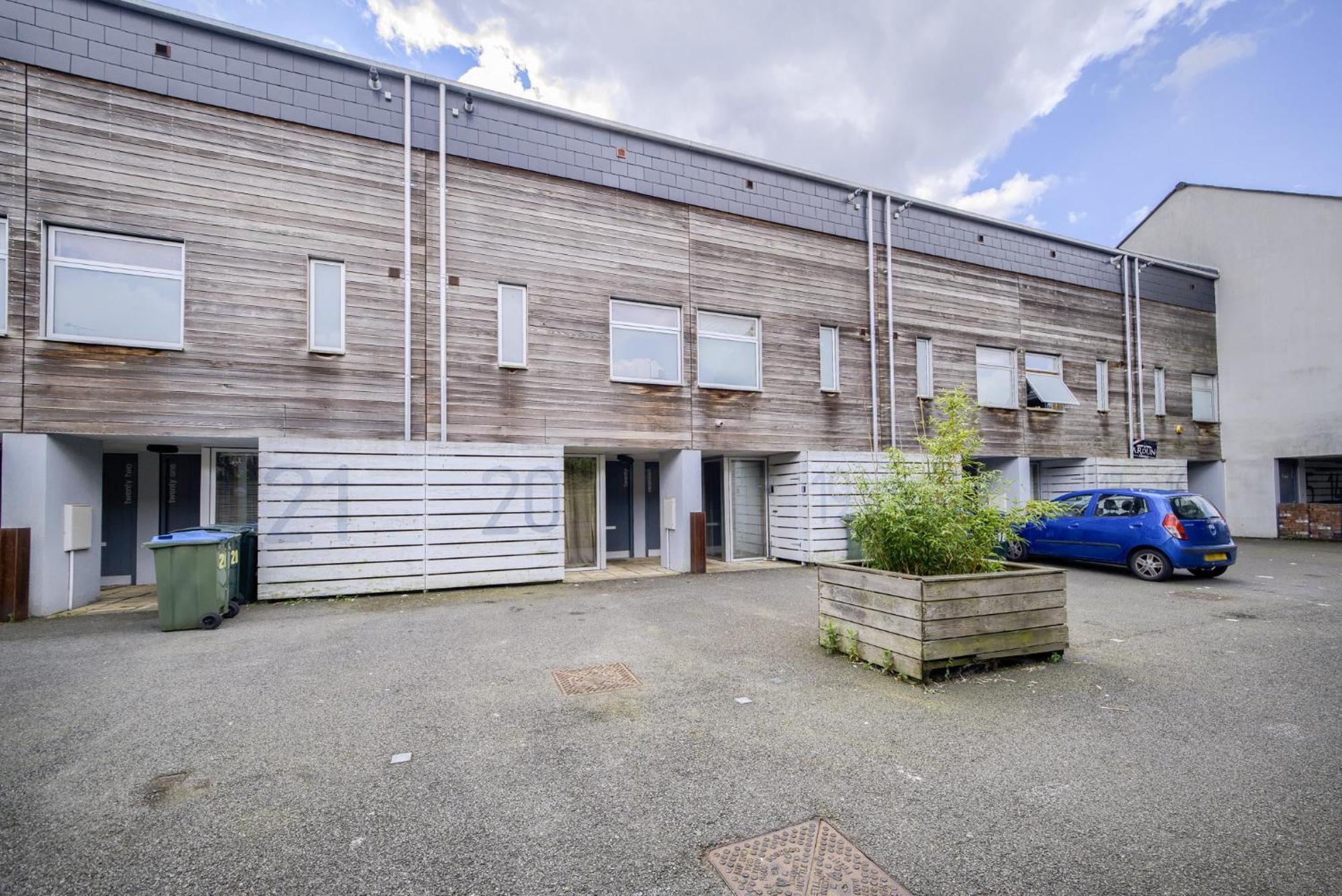 Large 4-bed Townhouse By Empower Homes *