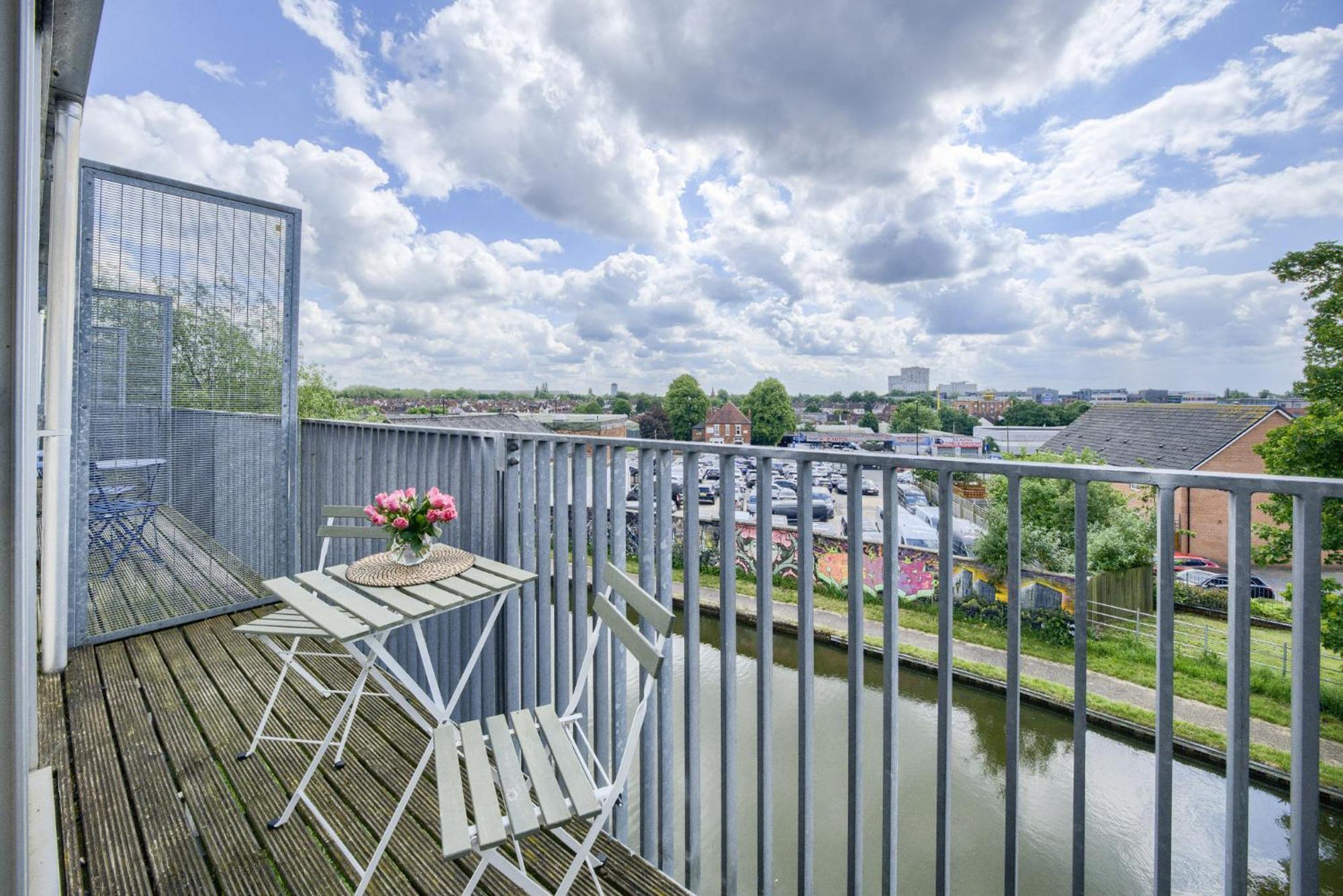 Holiday home Large 4-bed Townhouse By Empower Homes *